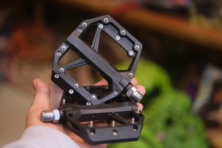【商品入荷情報】SHIMANO PD-GR400 TRAIL PEDAL !!