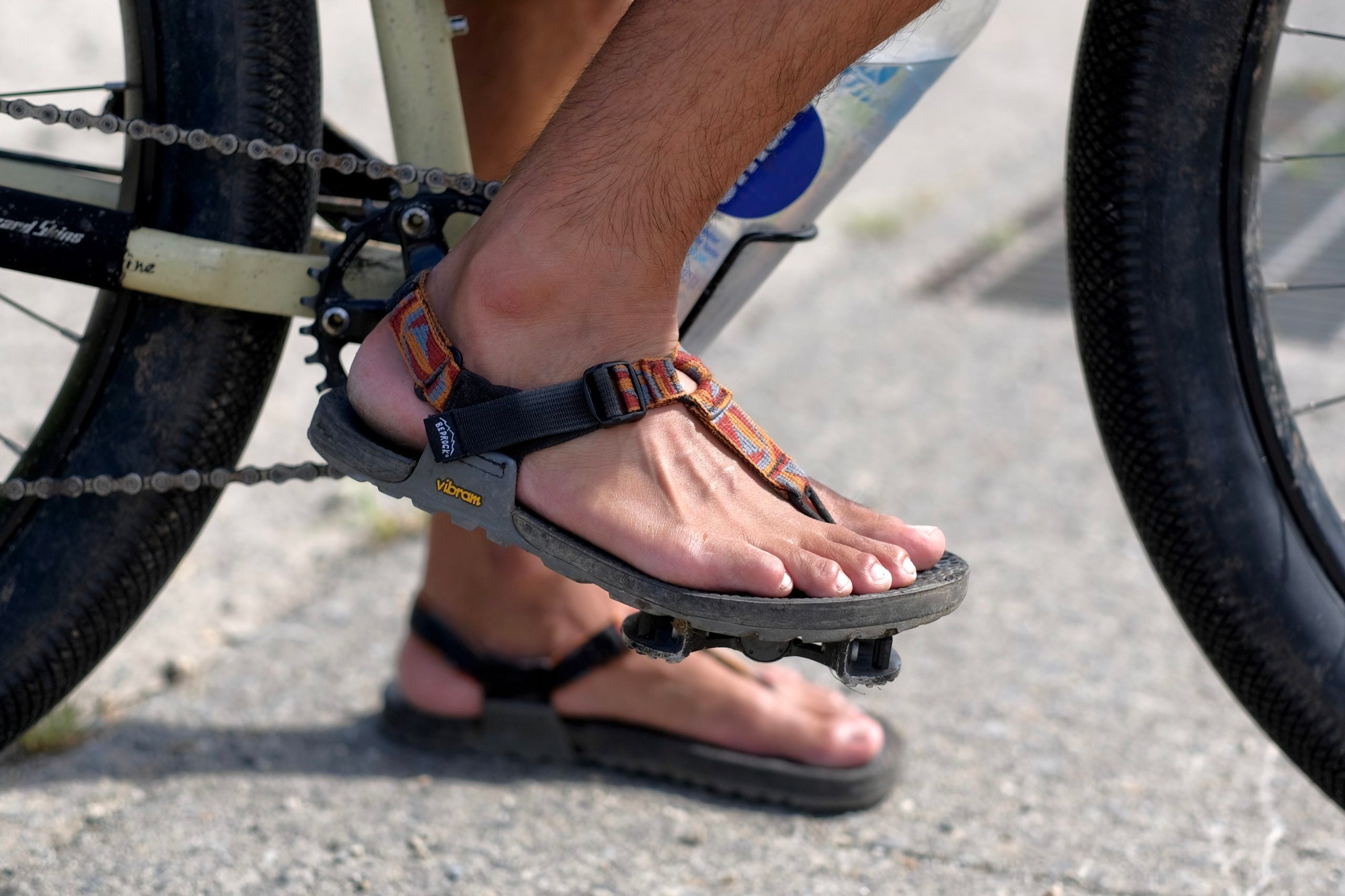【BEDROCK SANDALS】OMM BIKE 2022 スタイルアーカイブ