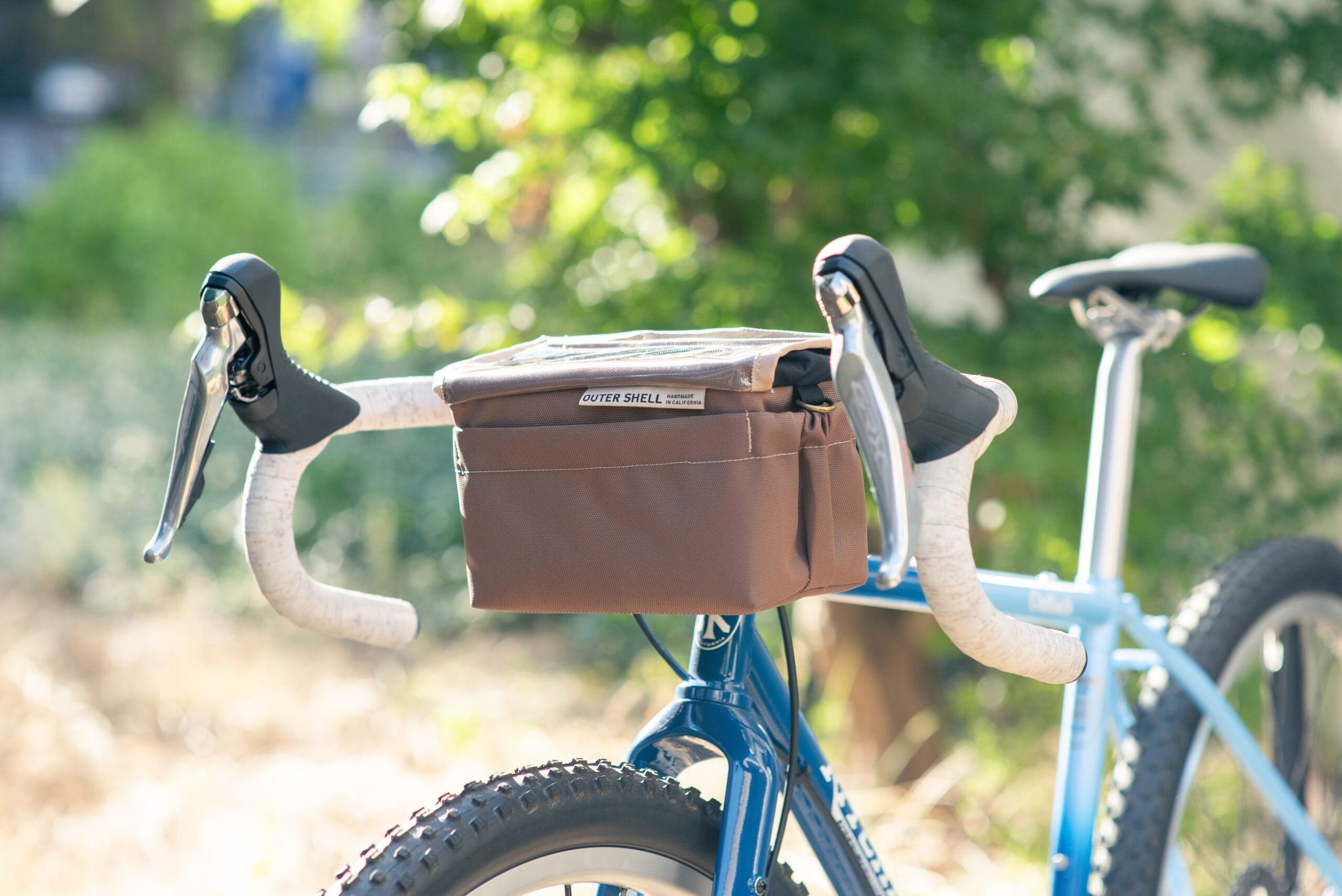 【OUTERSHELL ADVENTURE】新機能搭載!Drawcord Handlebar Bag – 2024