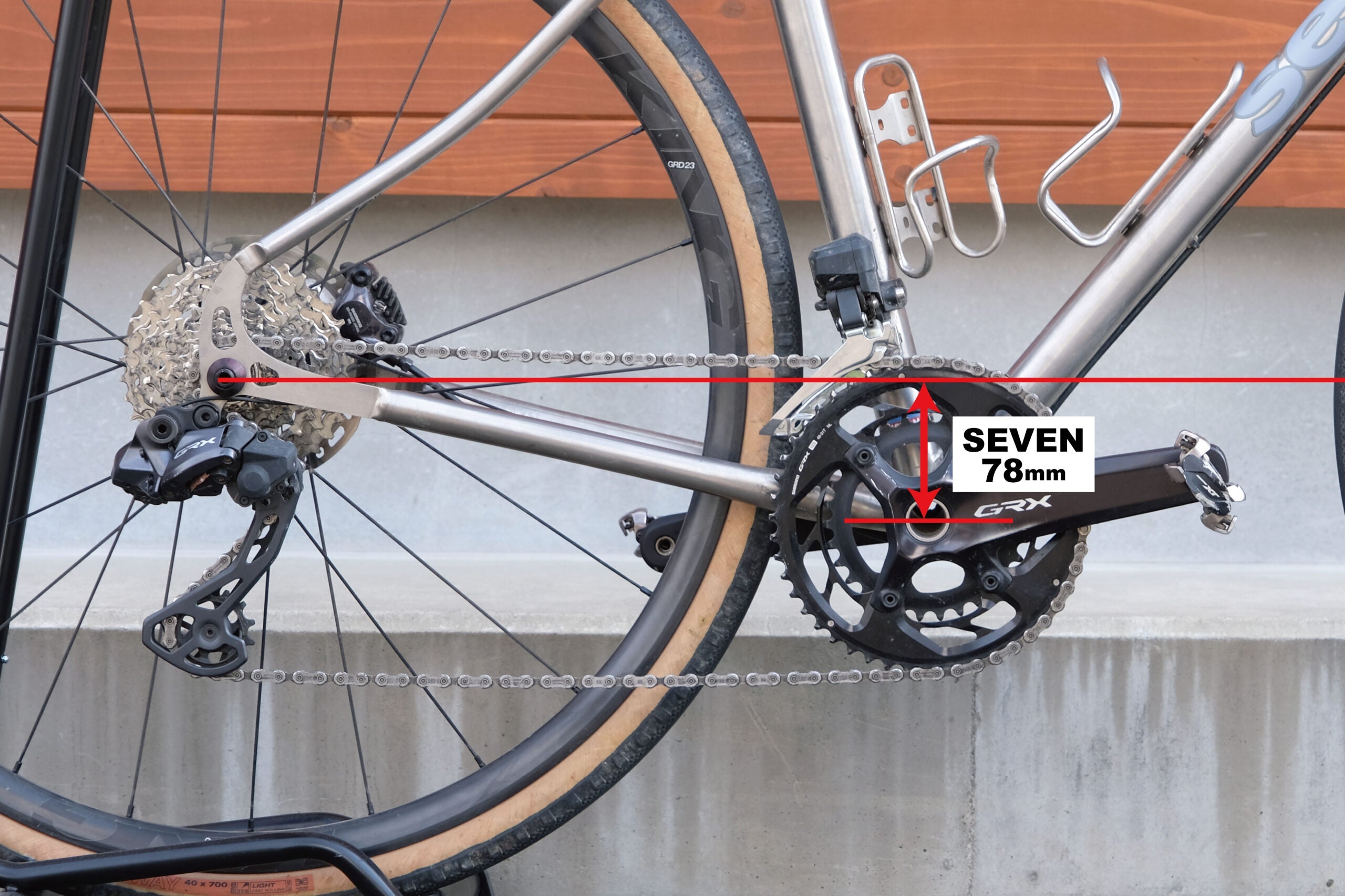 【SEVEN CYCLES A-Frame Gravel+Road 743】ワンポイントジオメトリー比較 / BB ドロップ編