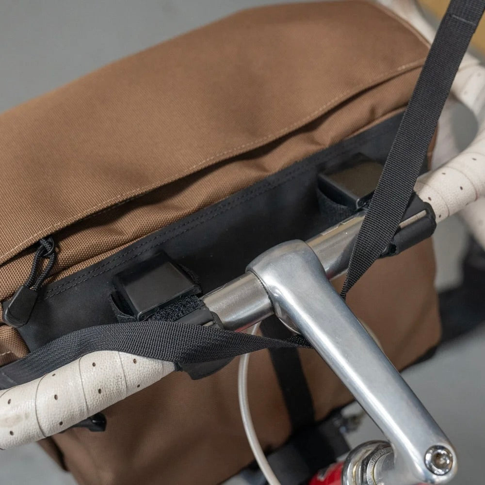 OUTER SHELL Mega Bar Bag