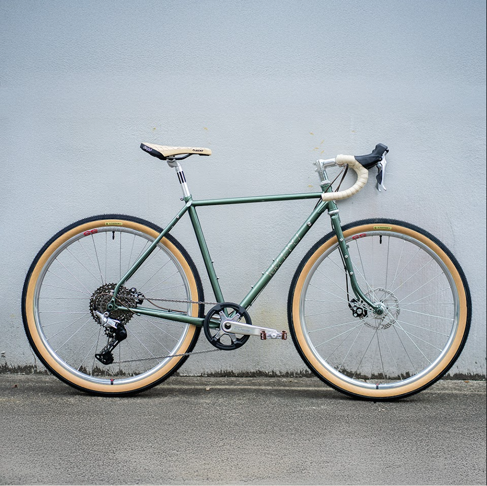 VELO ORANGE Polyvalent Diamond Original Complete Bike
