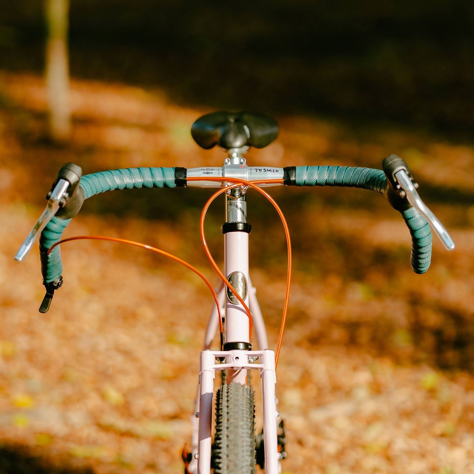 BASSI BIKES Hog's Back × To Smile Bar Adventure