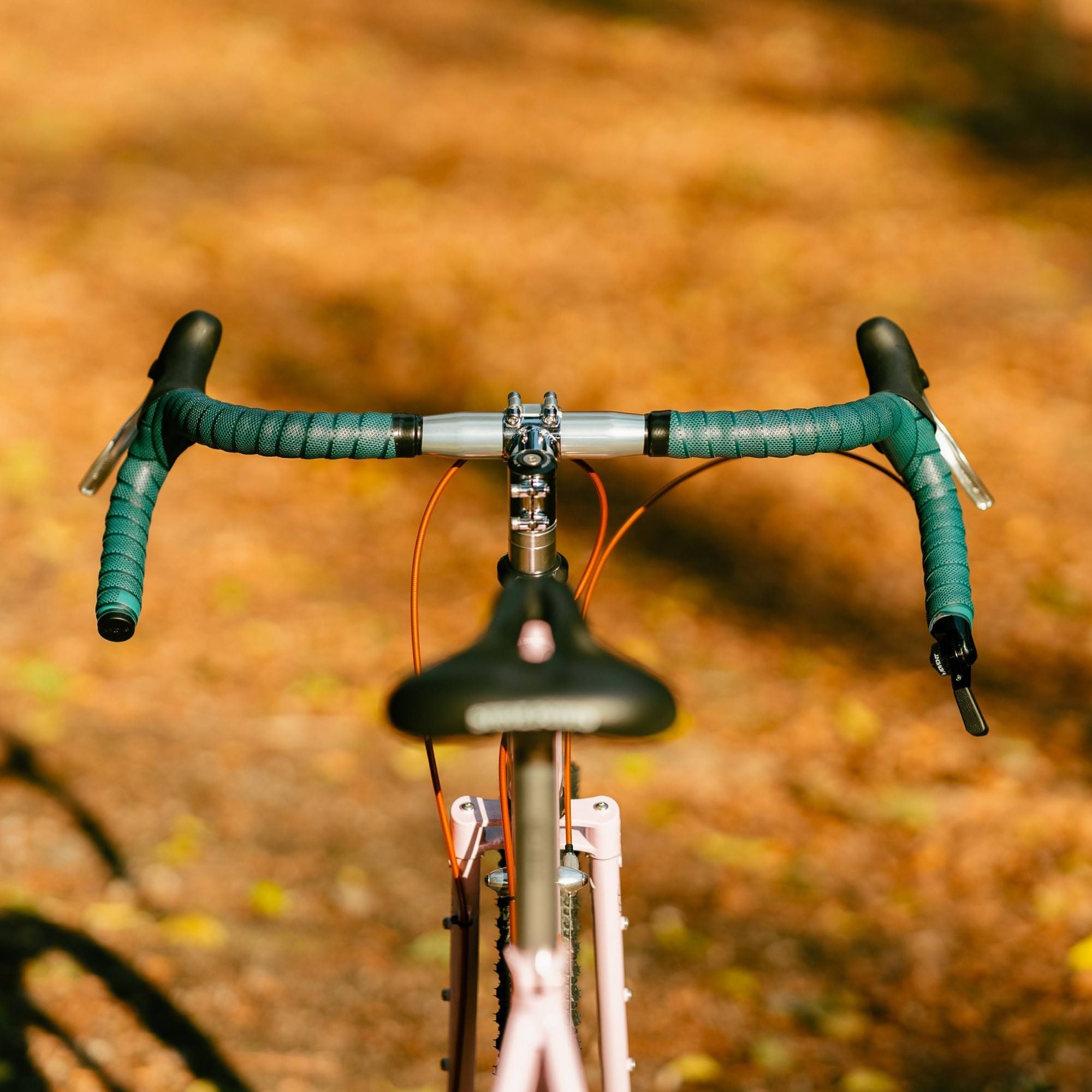 BASSI BIKES Hog's Back × To Smile Bar Adventure