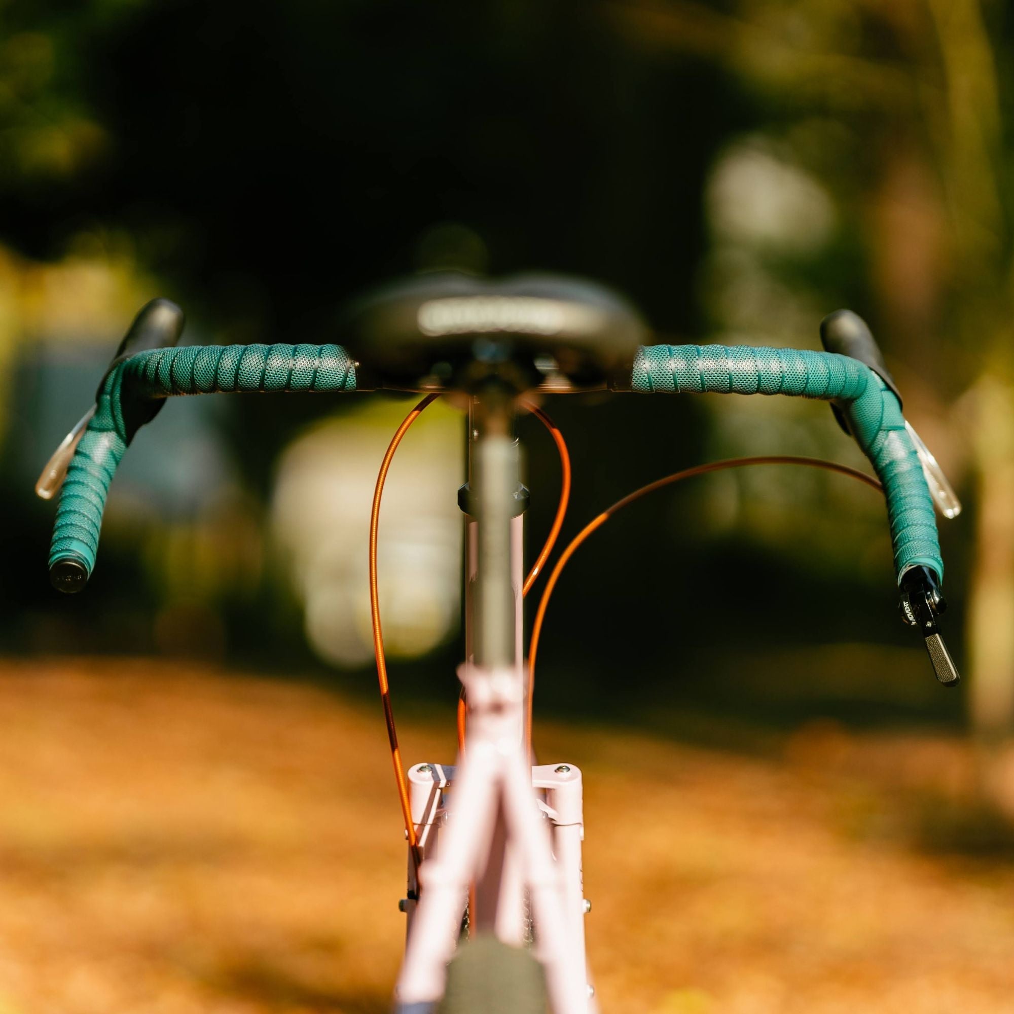 BASSI BIKES Hog's Back × To Smile Bar Adventure