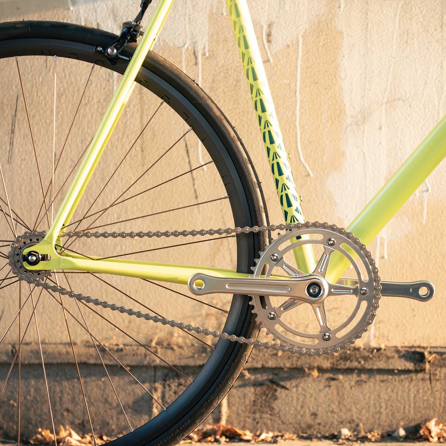 AFFINITY CYCLES Lo Pro Circles Original Complete Bike