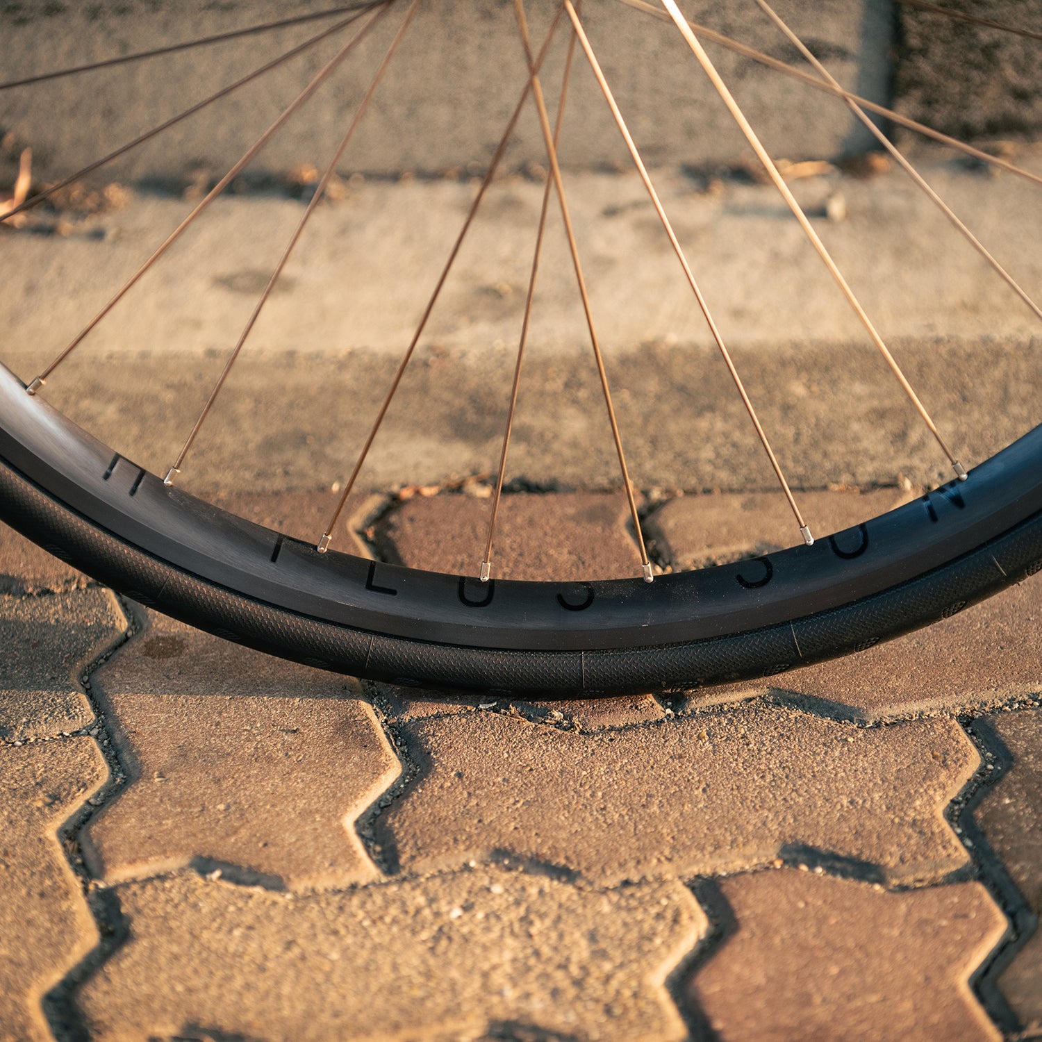 AFFINITY CYCLES Lo Pro Circles Original Complete Bike