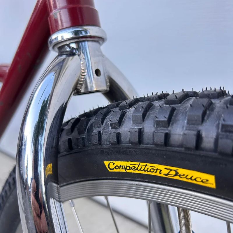 HOUSE OF LOOPTAIL Competition Deuce Tire
