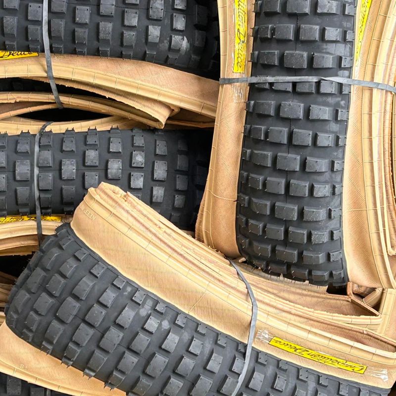 HOUSE OF LOOPTAIL Competition Deuce Tire