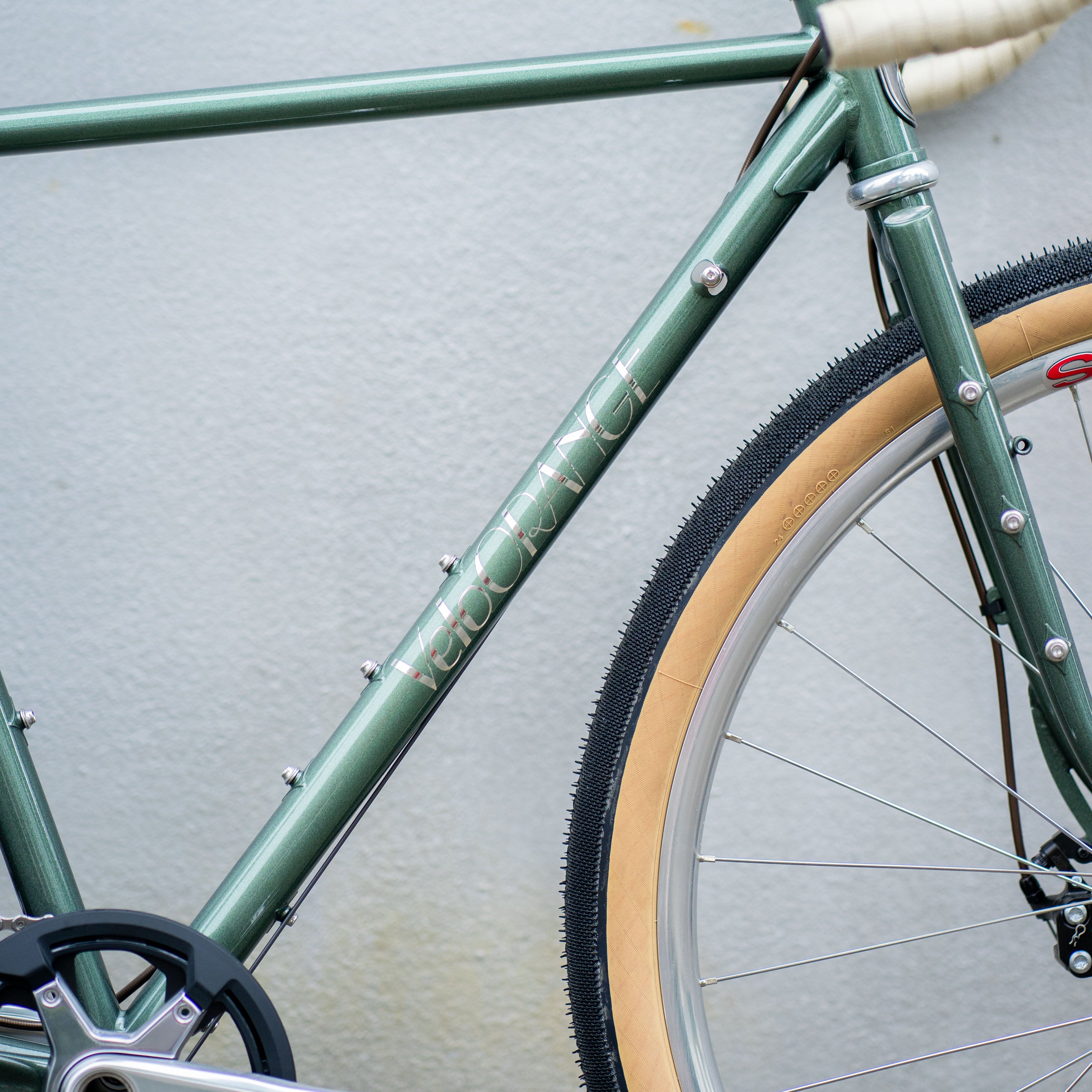 VELO ORANGE Polyvalent Diamond Original Complete Bike