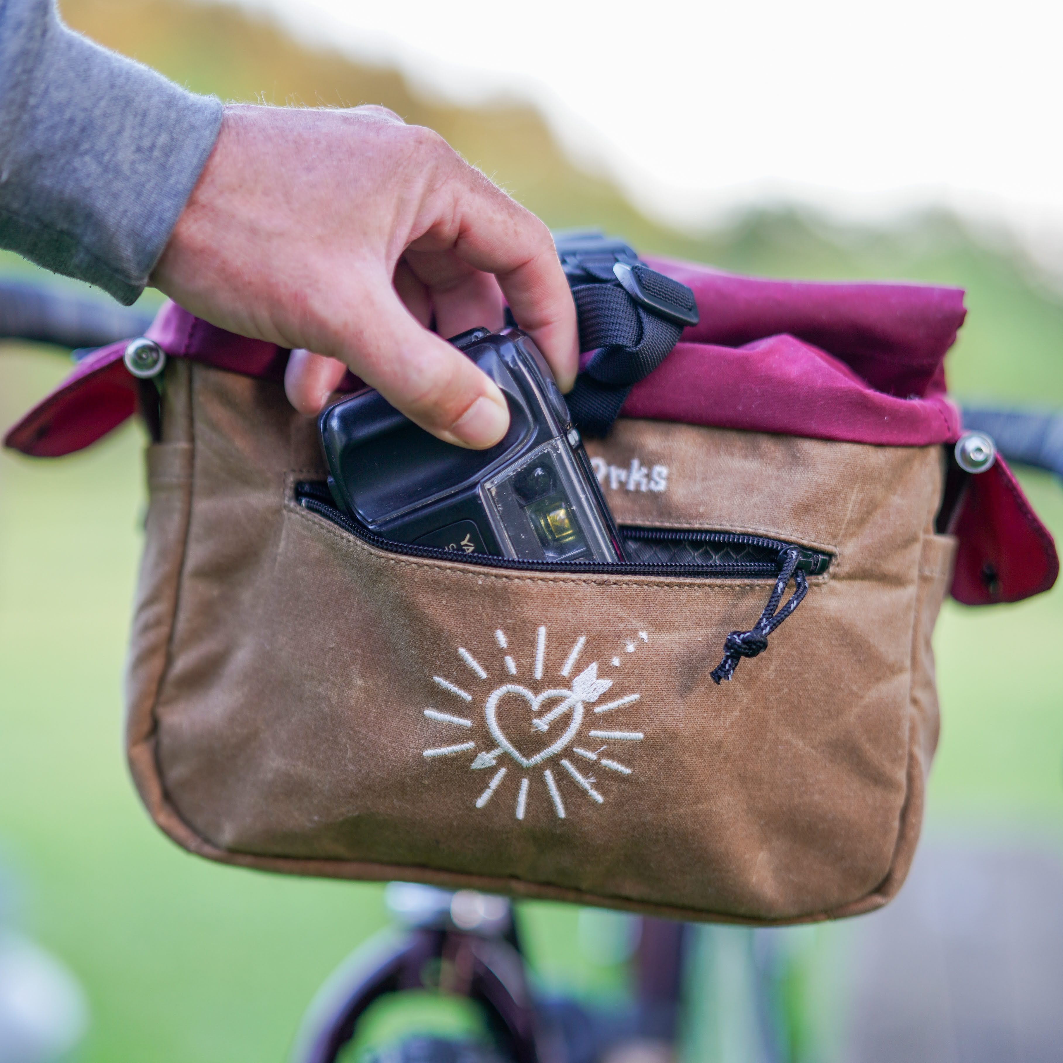 RANDI JO FABRICATIONS x SIMWORKS Muscovy Bag with Nitto Bag Supporter (31.8mm)