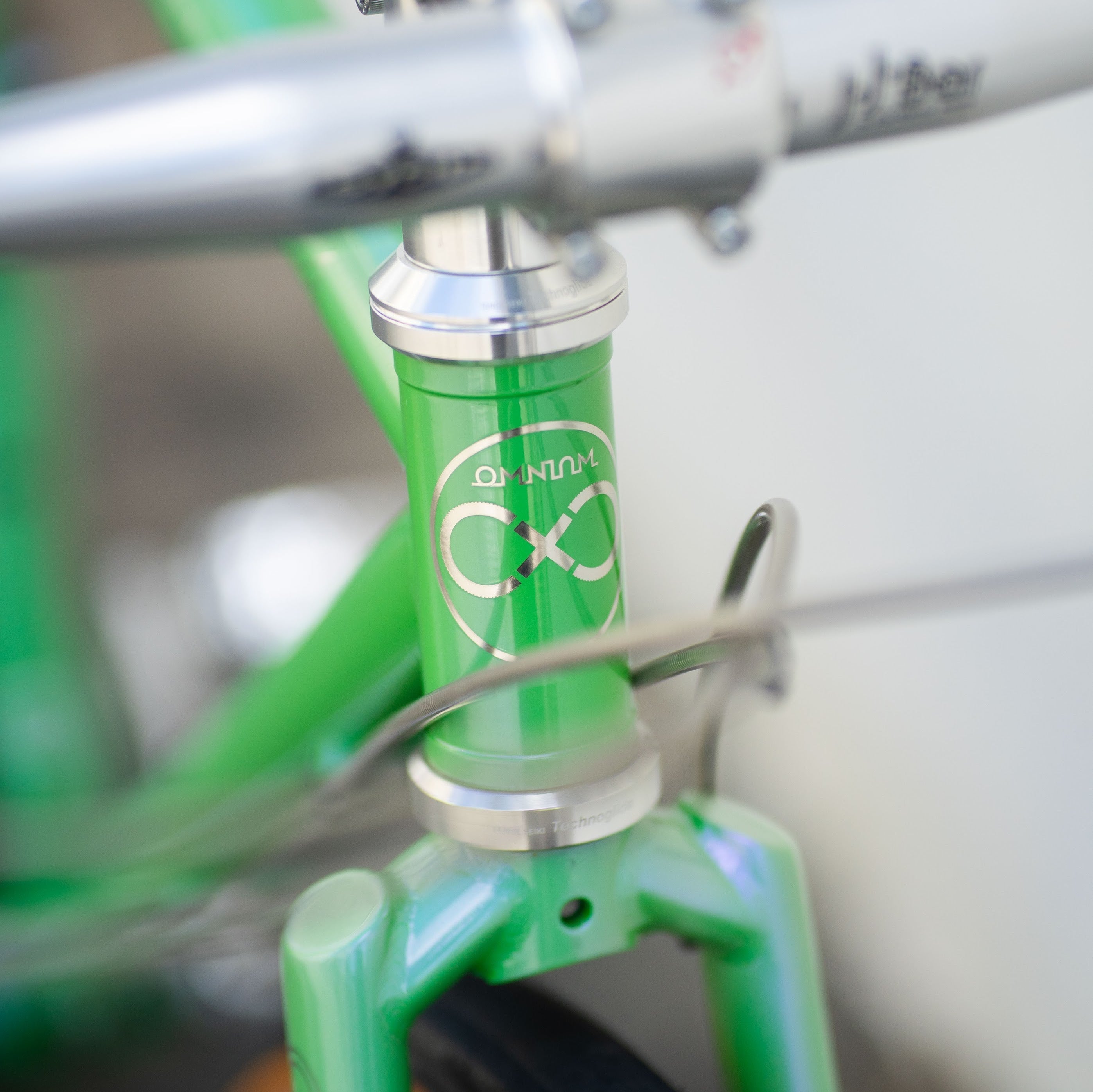 OMNIUM CXC Circles Original Complete Bike Intergalactic Guacamole S