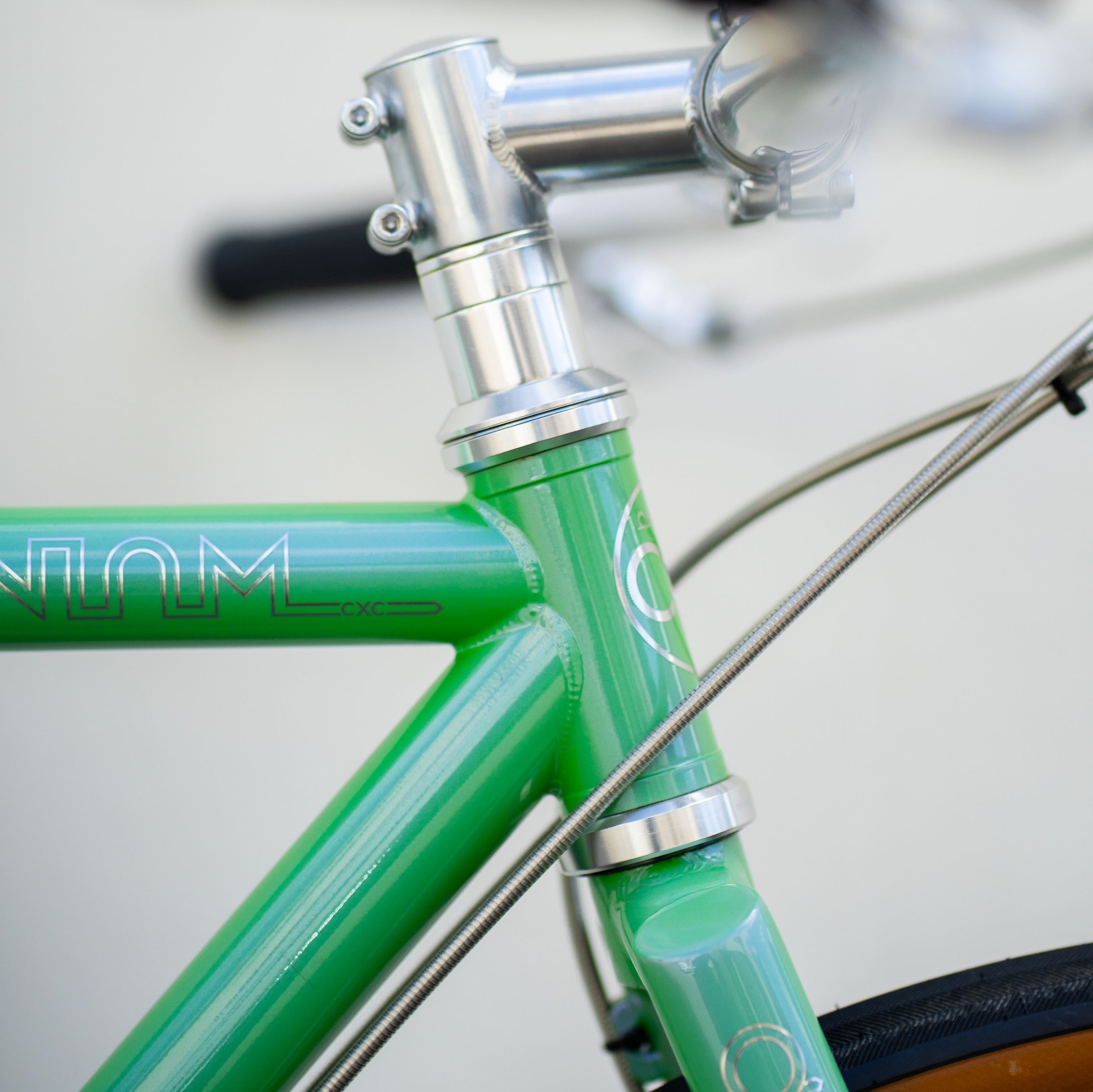 OMNIUM CXC Circles Original Complete Bike Intergalactic Guacamole S