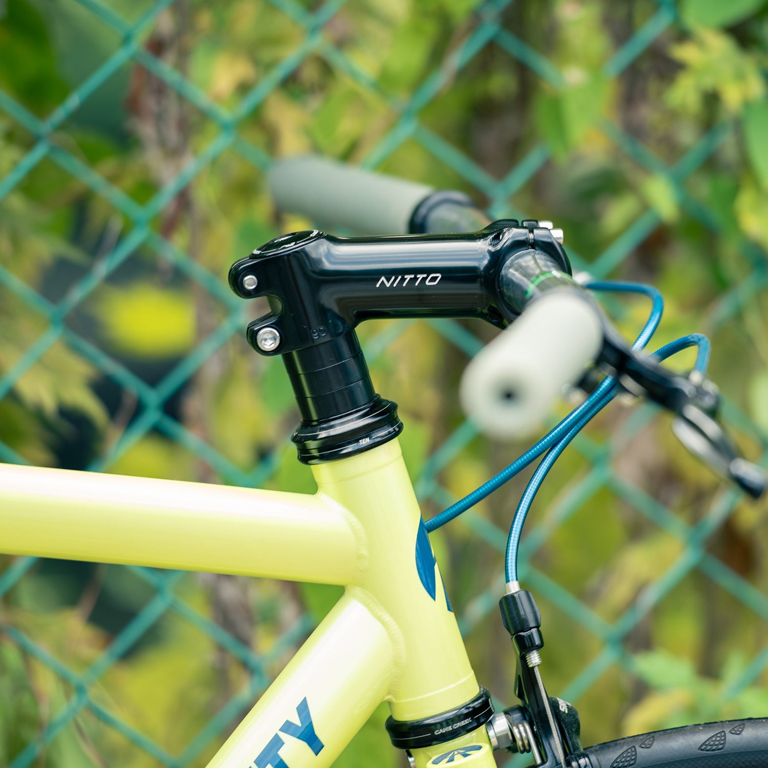 AFFINITY CYCLES Lo Pro Circles Original Complete Bike