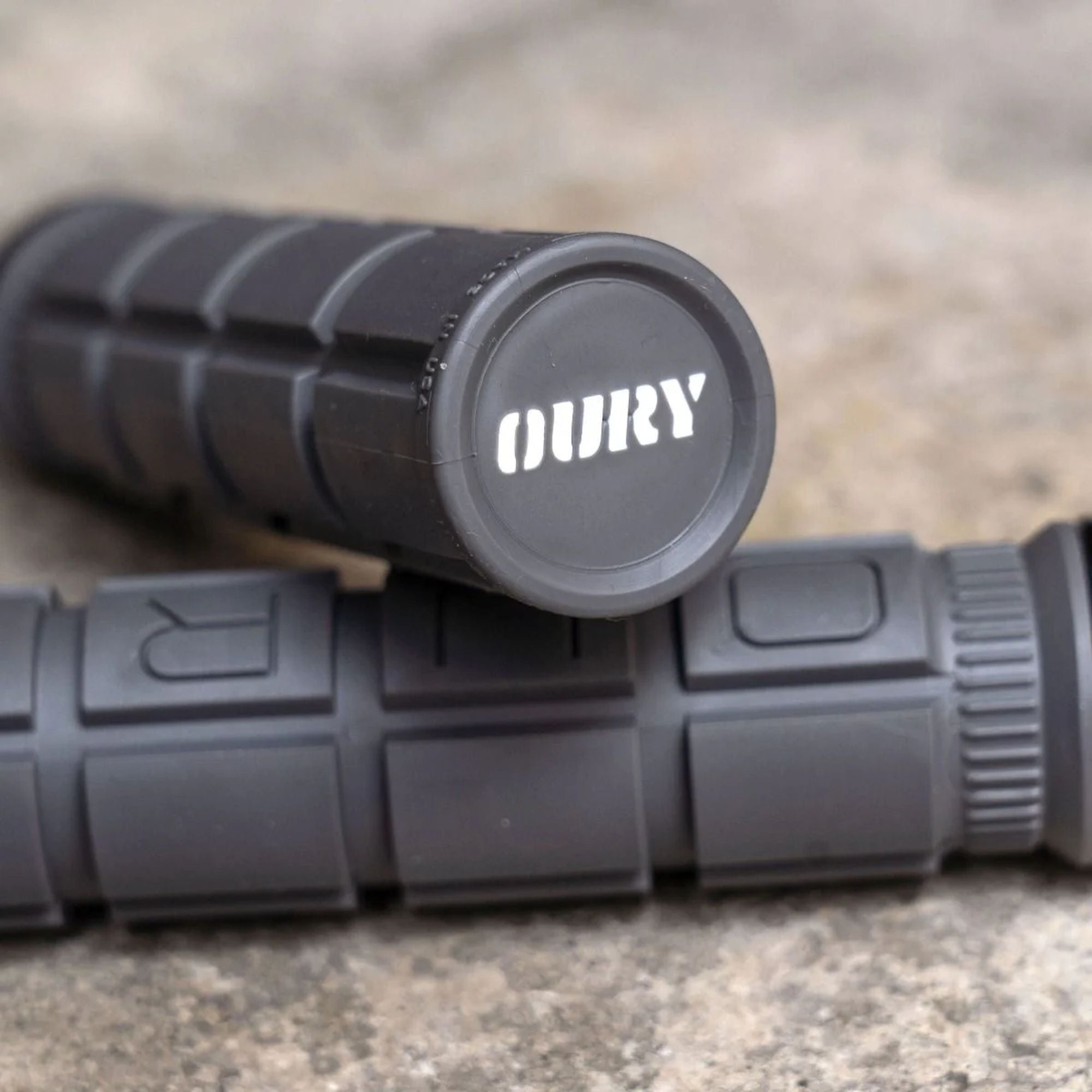 OURY Single-Sided Lock-On V2 Grip