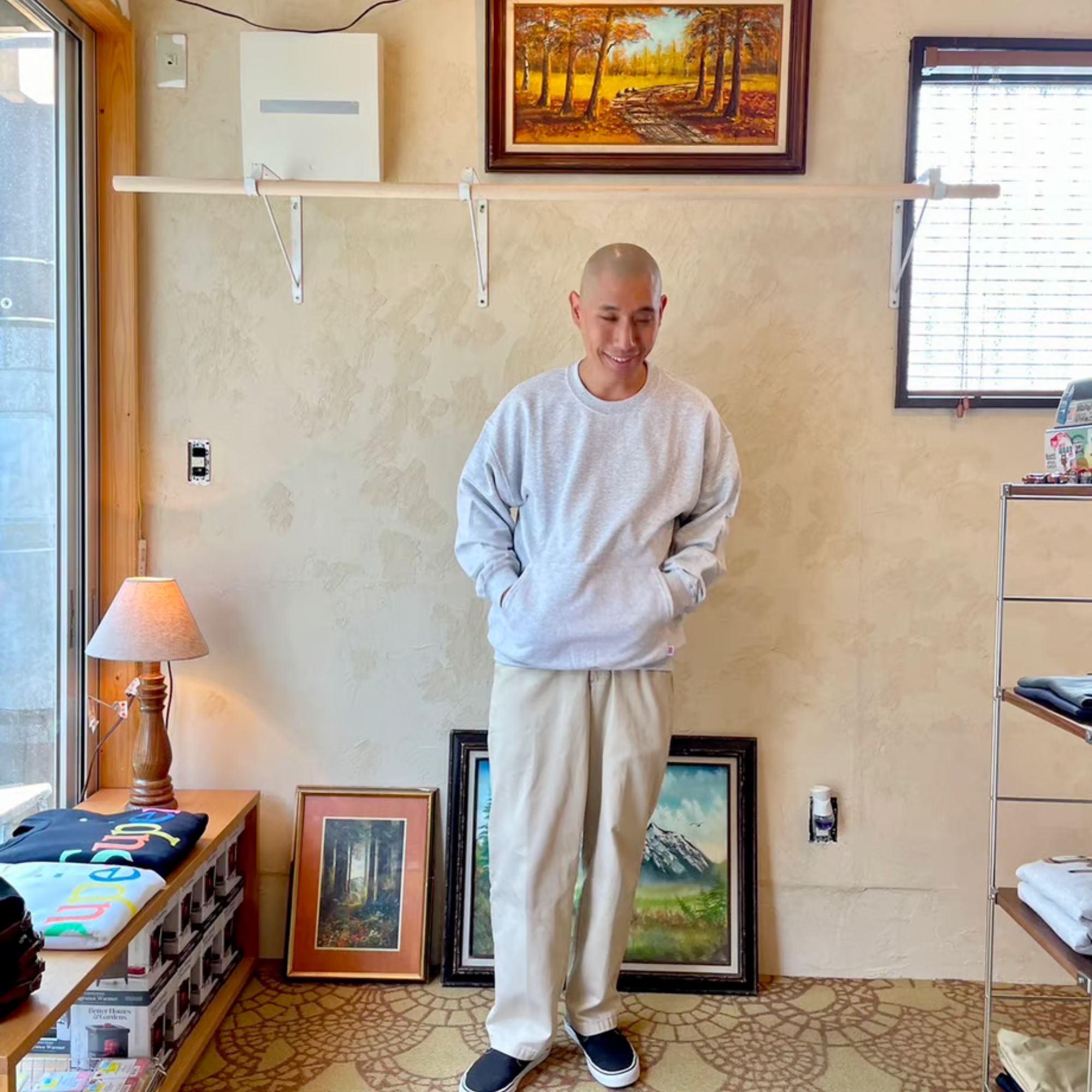 RELAX FIT Muff Pocket Crew Sweat