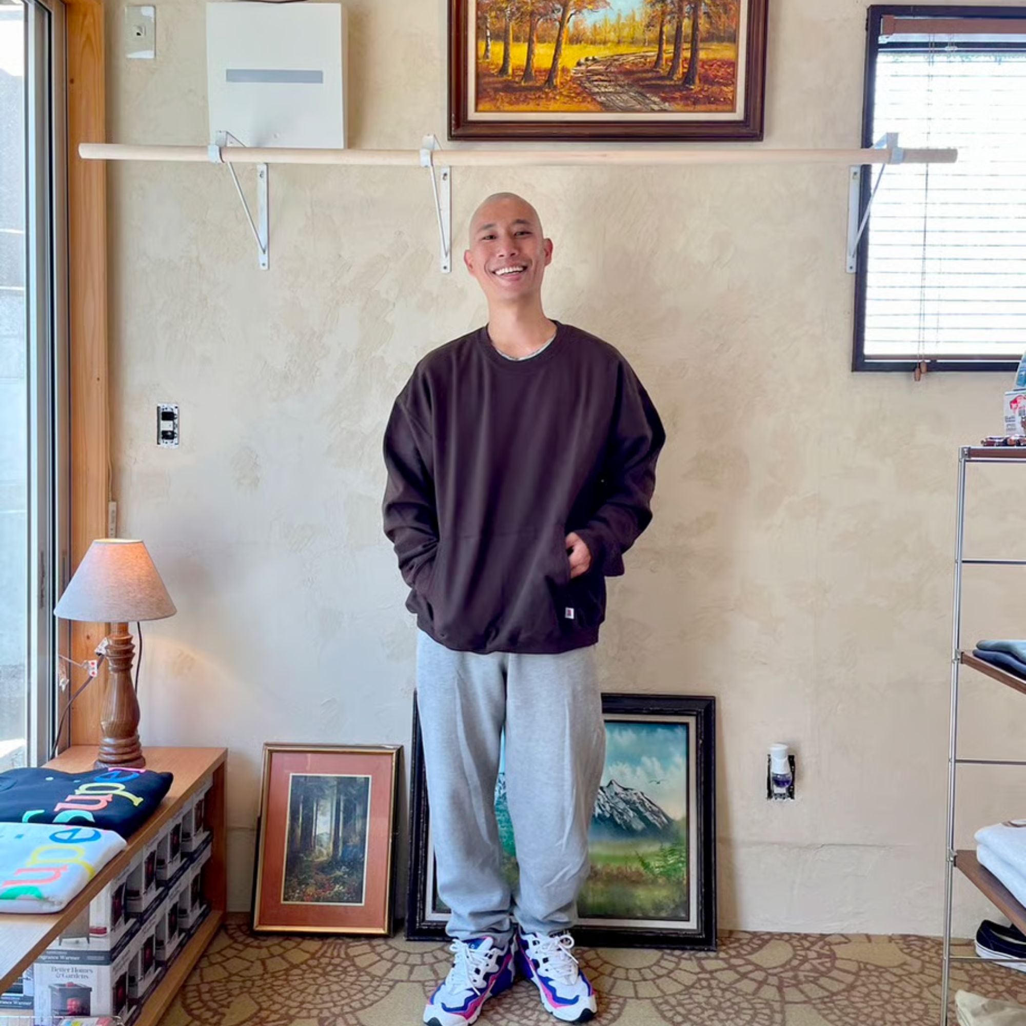 RELAX FIT Muff Pocket Crew Sweat