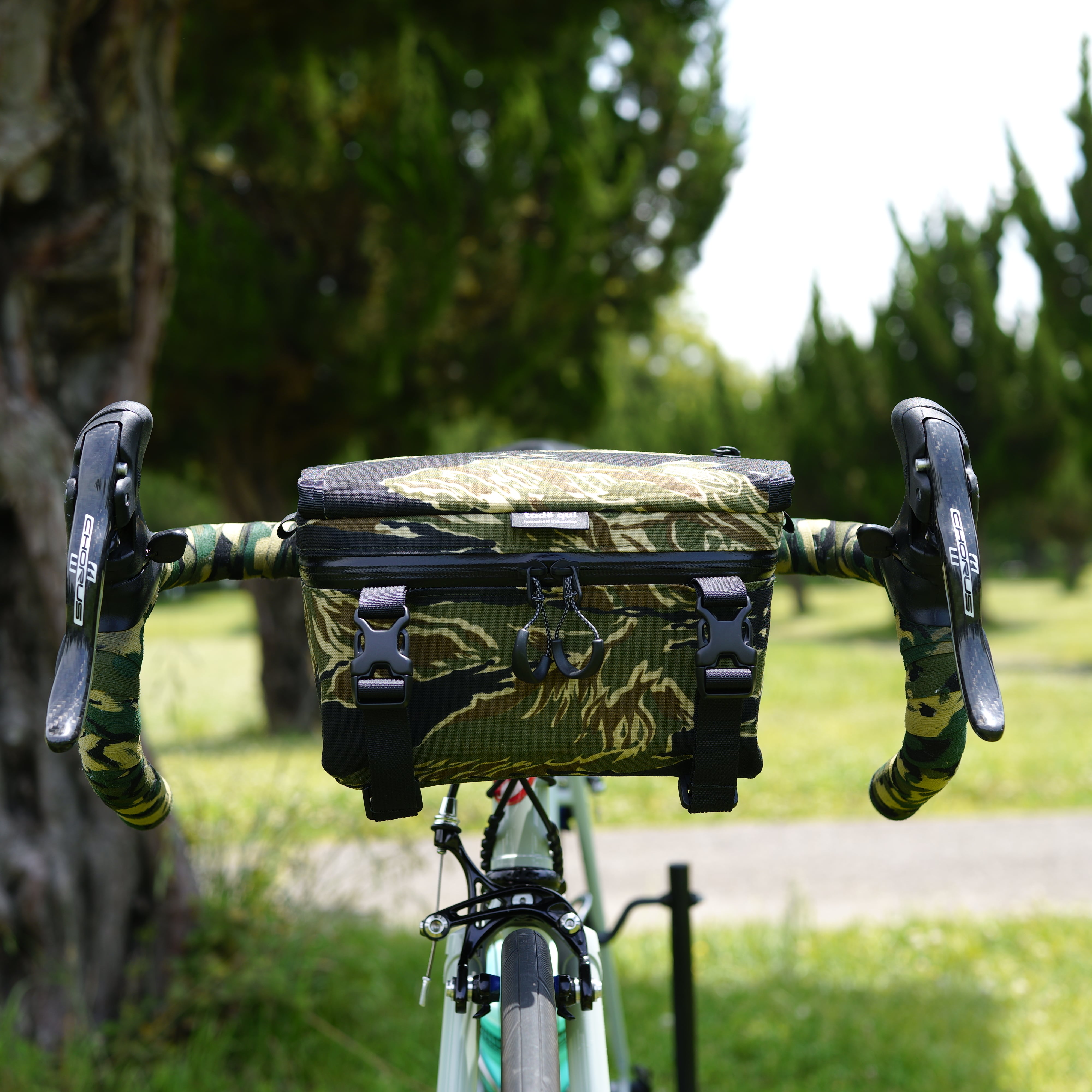 TADE QUI Cunningham Camera Bag