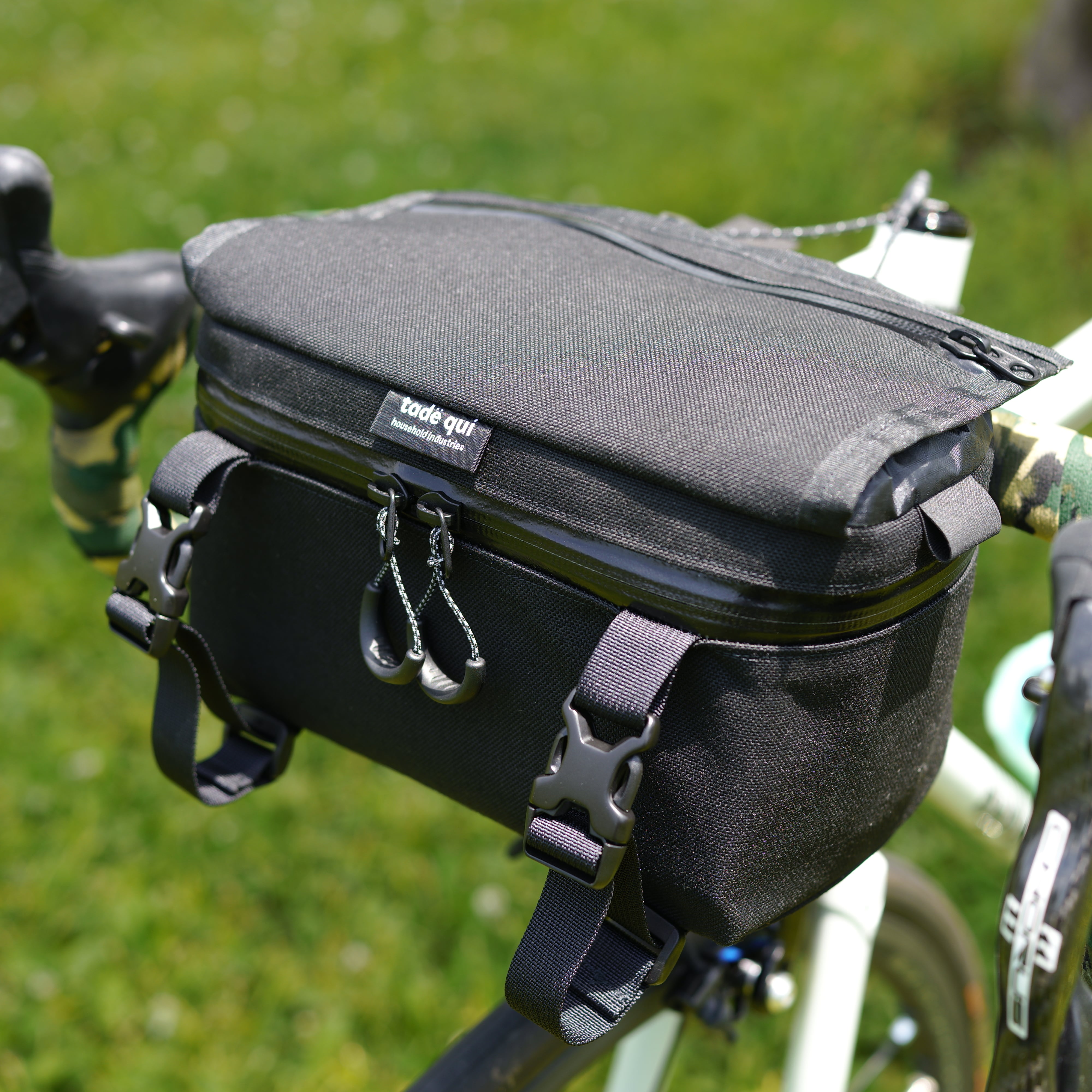 TADE QUI Cunningham Camera Bag