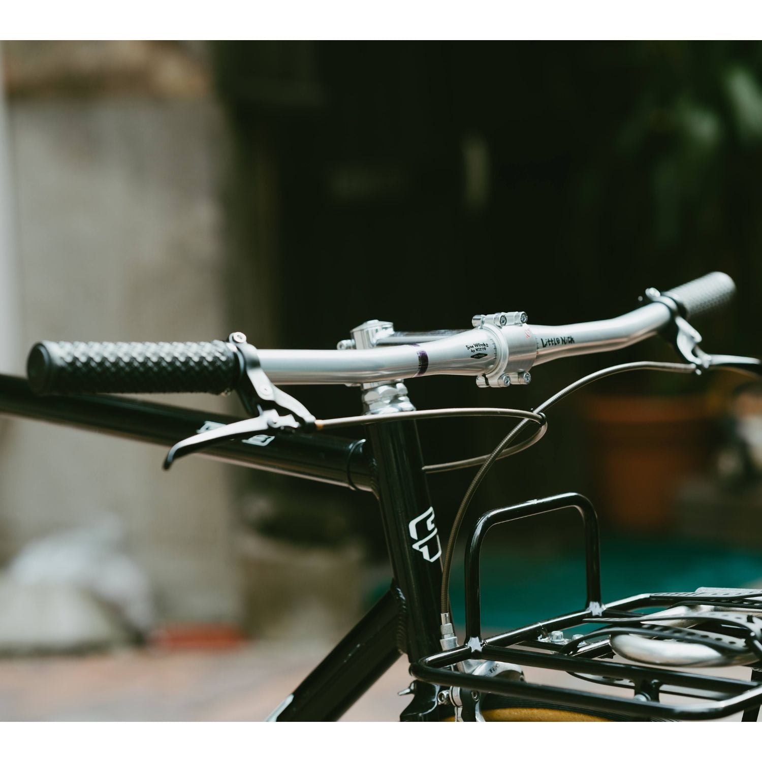 SIMWORKS Little Nick Bar