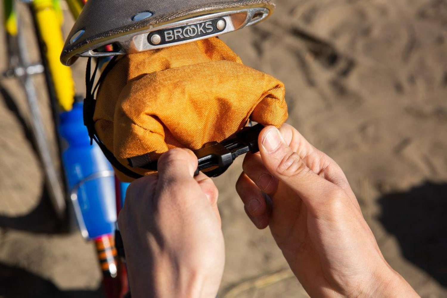 OUTER SHELL Rolltop Saddlebag