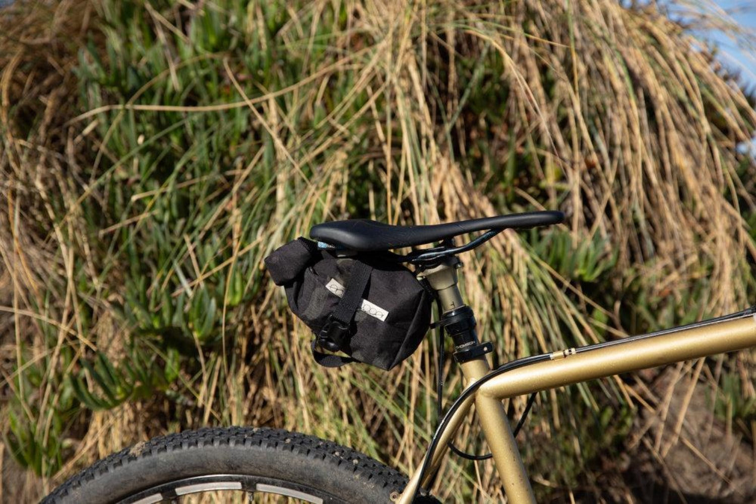 OUTER SHELL Rolltop Saddlebag