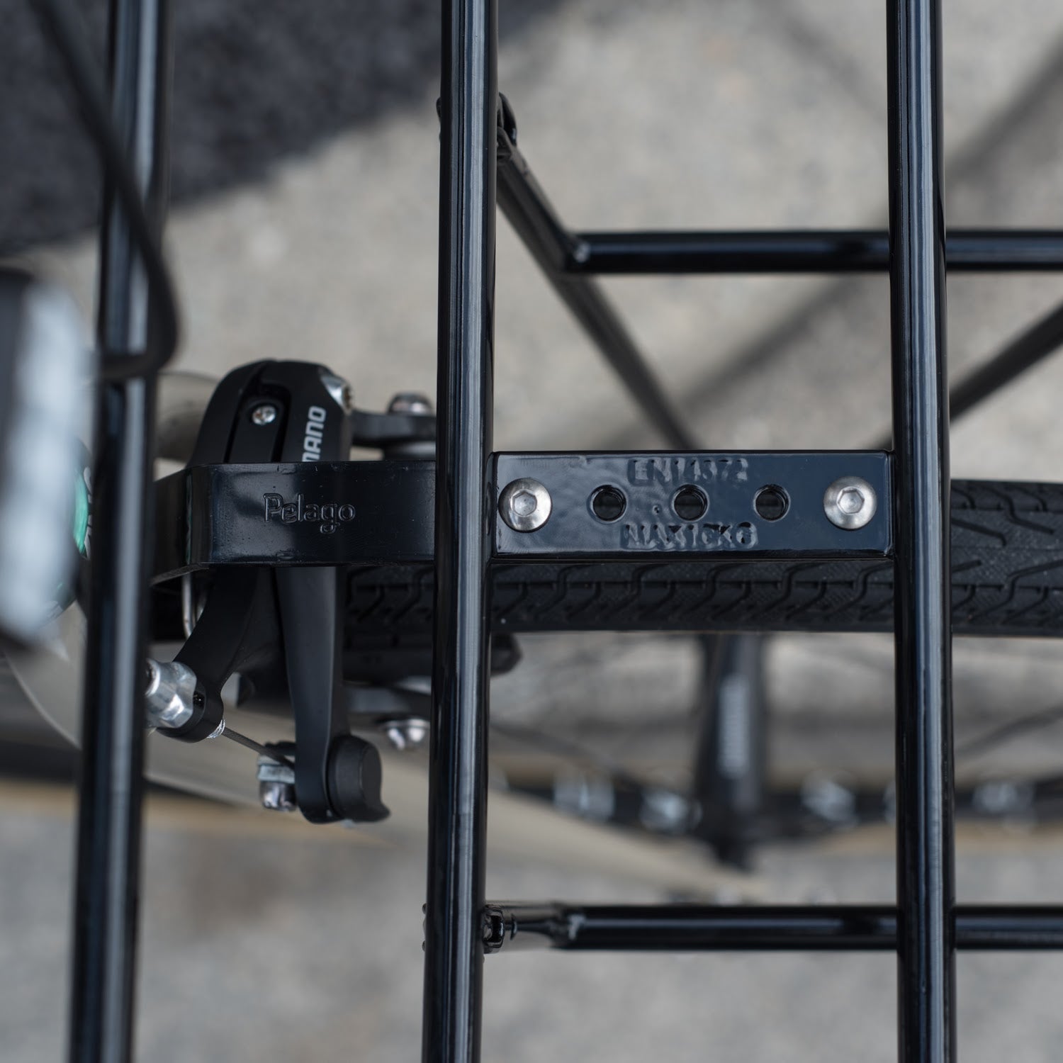 PELAGO Commuter Front Rack