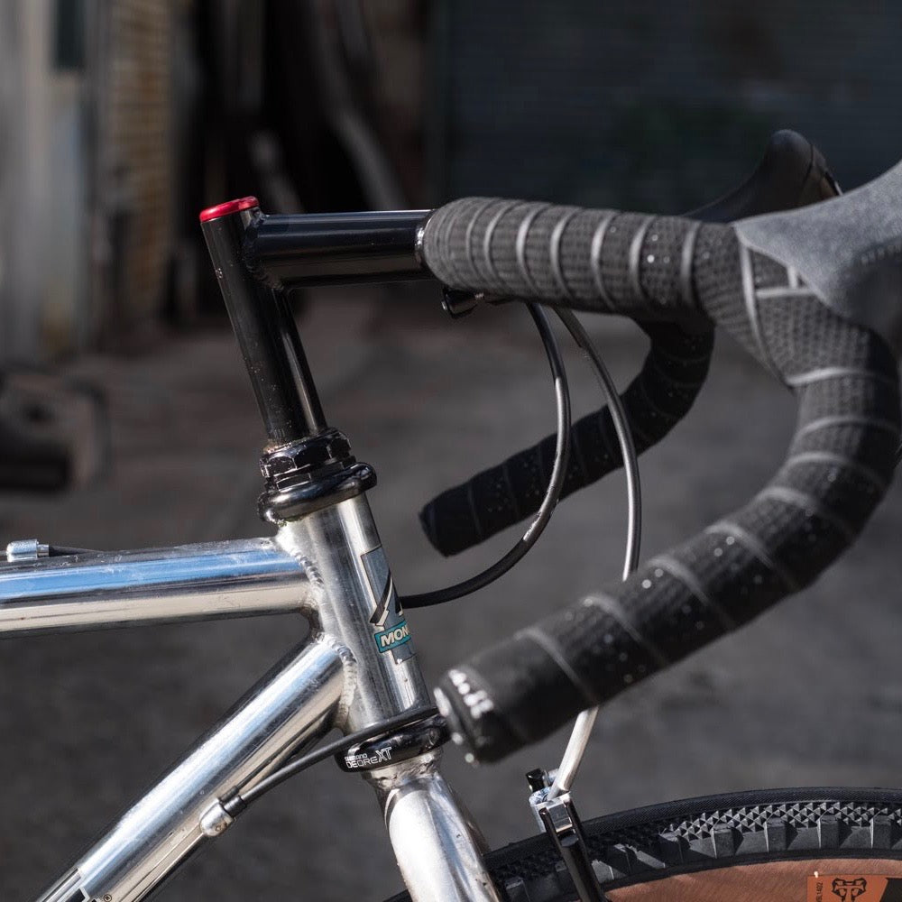 SIMWORKS Gettin' Hungry Stem トマト(赤 / 26.0mm / 75°)