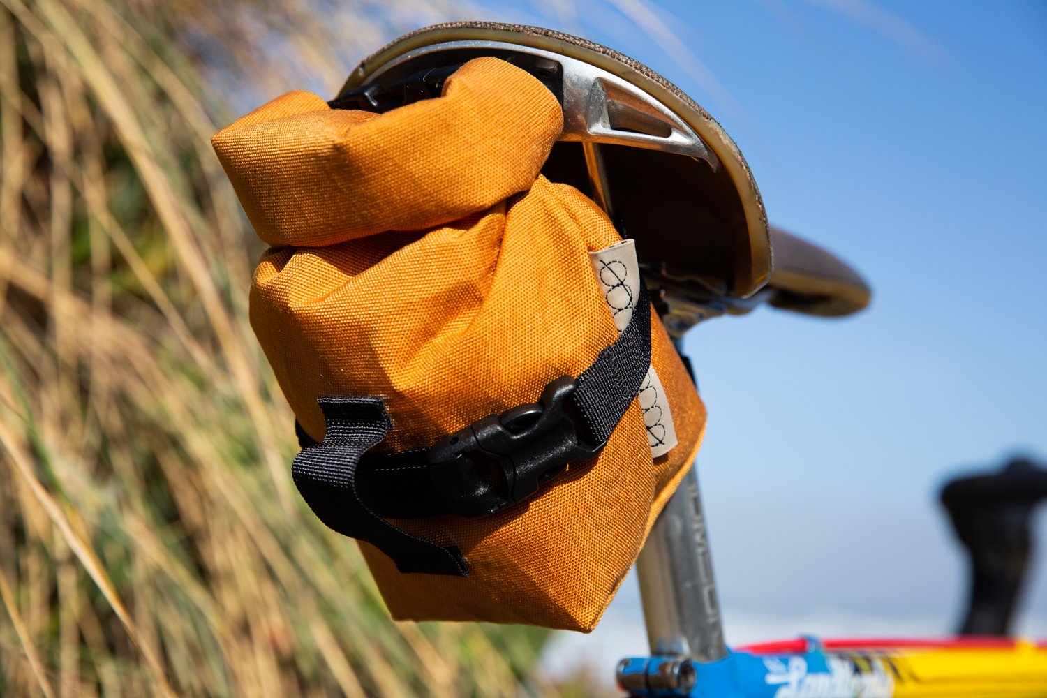 OUTER SHELL Rolltop Saddlebag