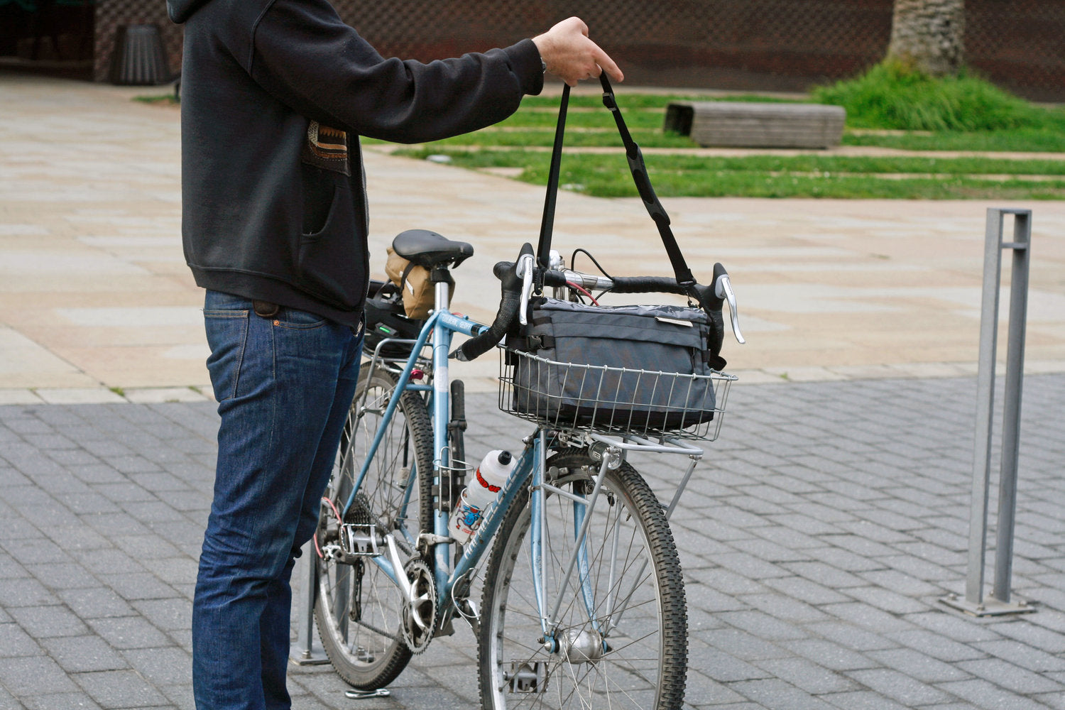 OUTER SHELL 137 Basket Bag