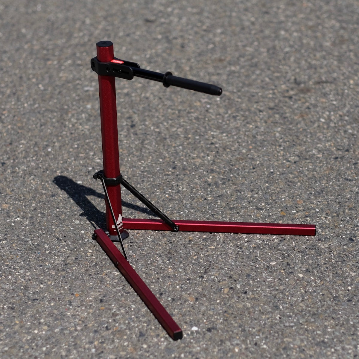 GRANITE DESIGN Hex Stand