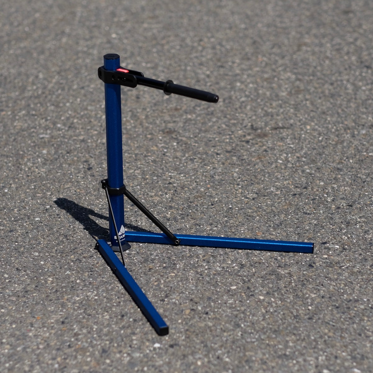 GRANITE DESIGN Hex Stand