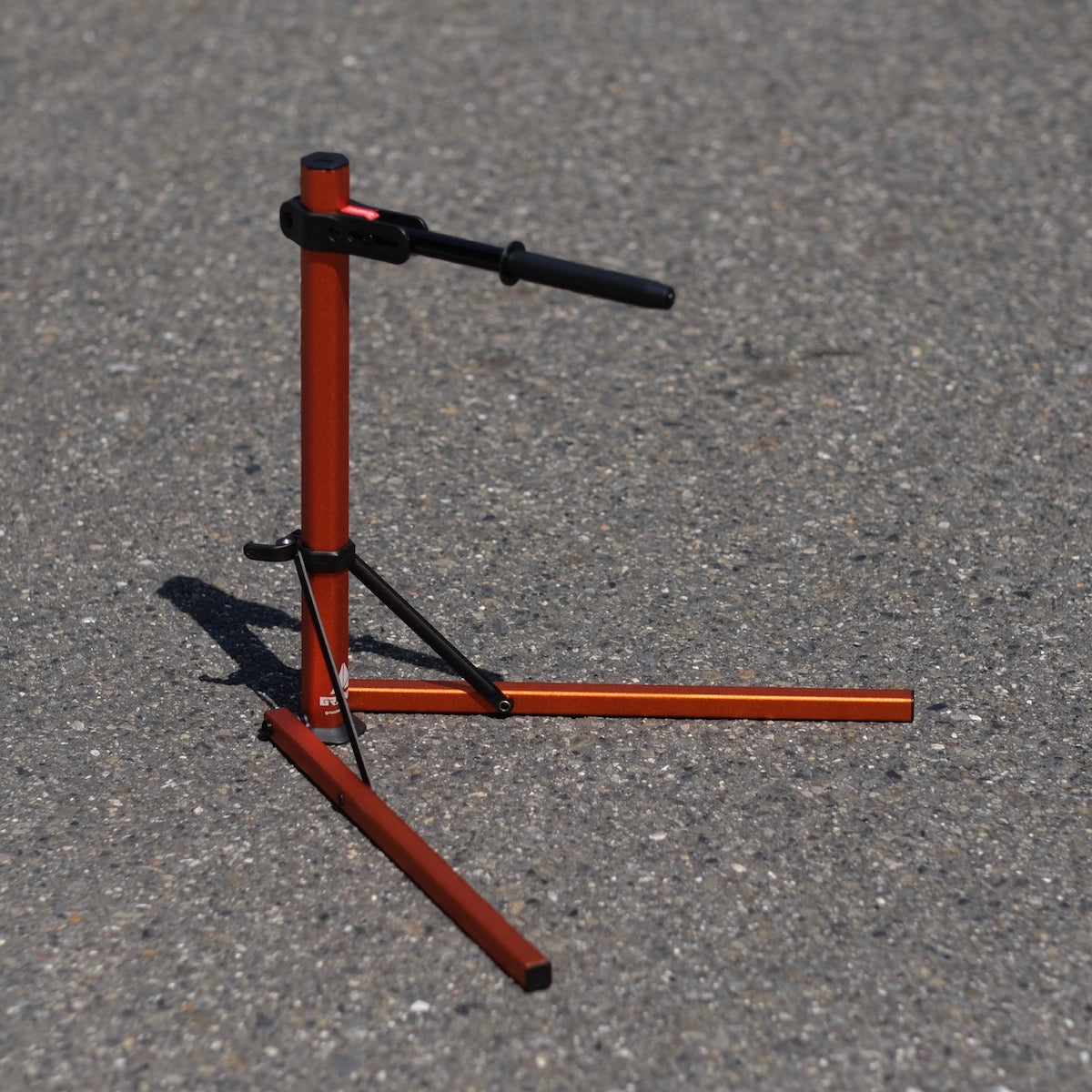 GRANITE DESIGN Hex Stand