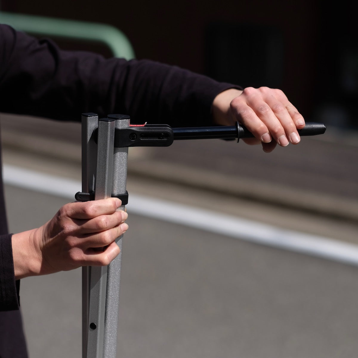 GRANITE DESIGN Hex Stand