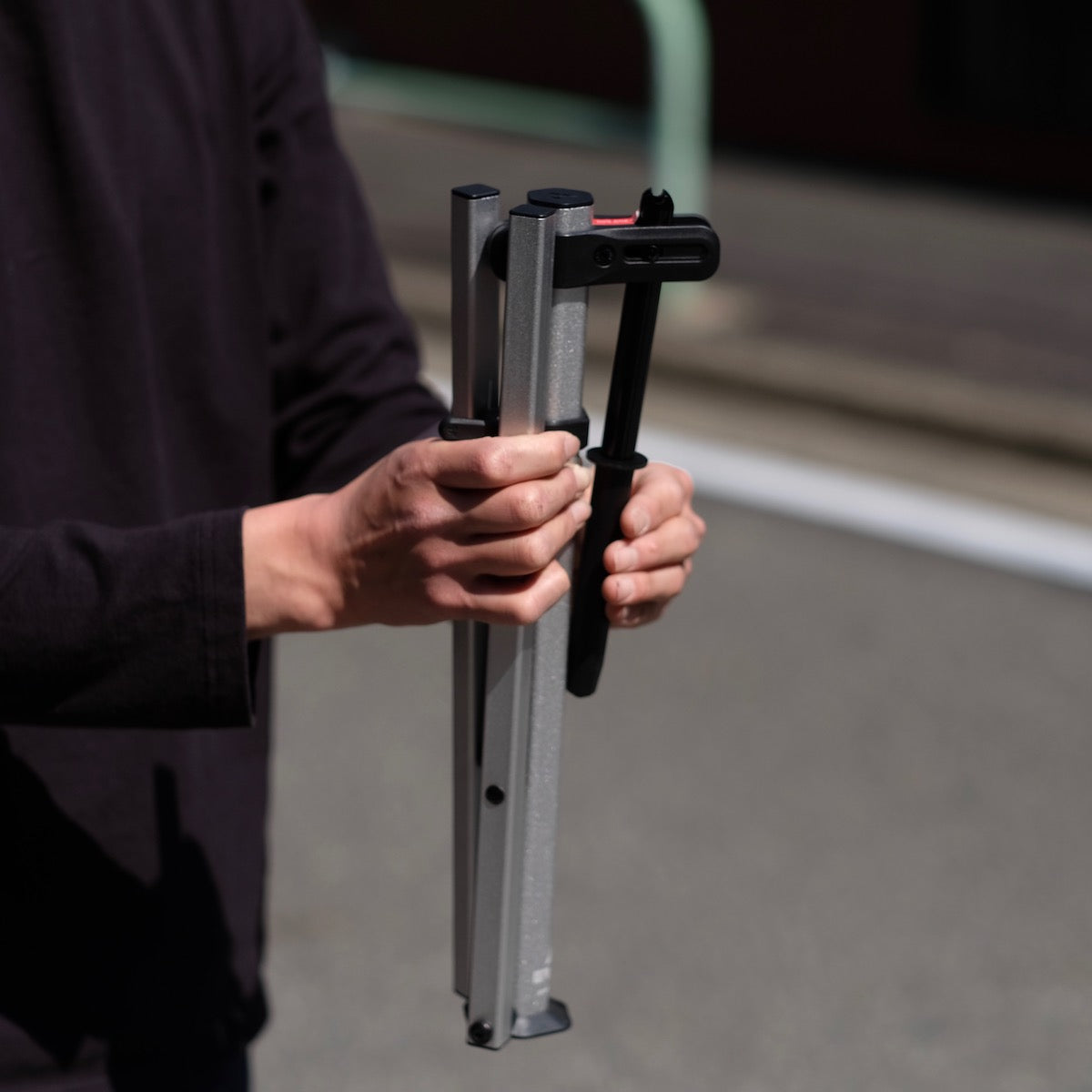 GRANITE DESIGN Hex Stand