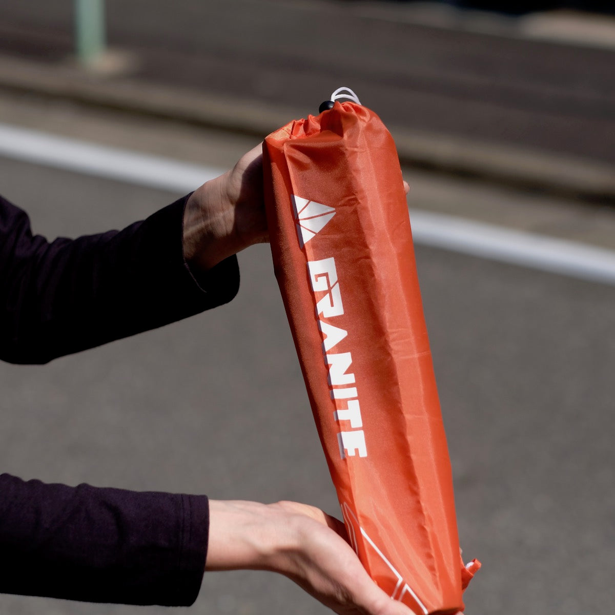 GRANITE DESIGN Hex Stand