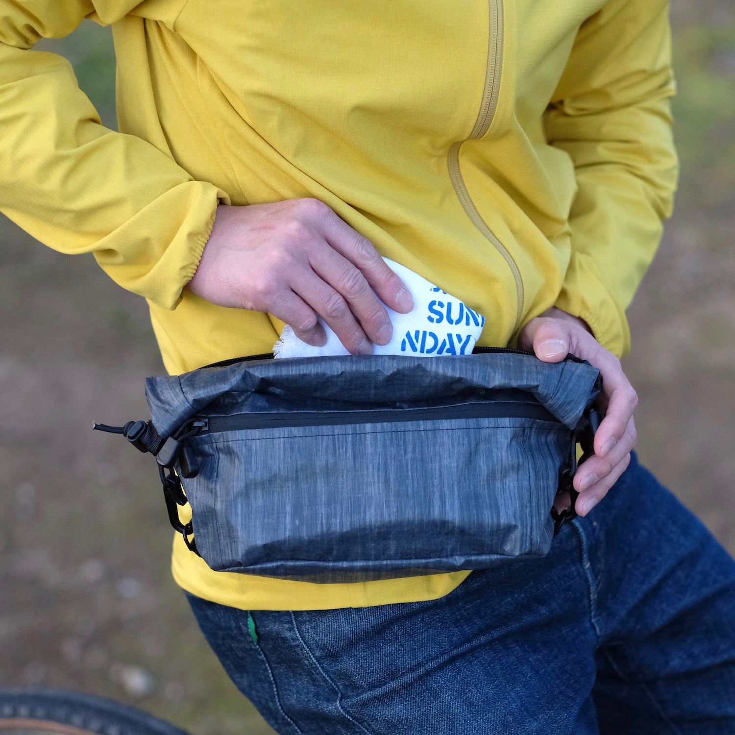 OUTER SHELL ADVENTURE Hip Slinger