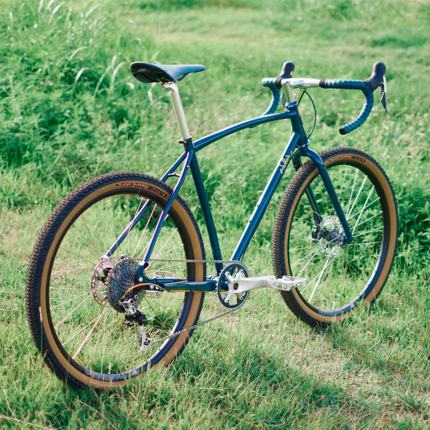 SIMWORKS Super Yummy Tire 27.5"