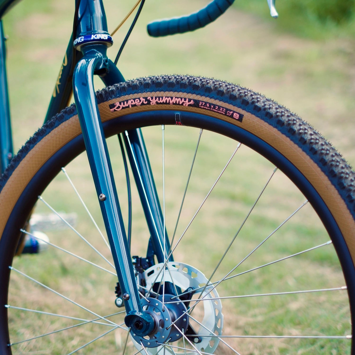 SIMWORKS Super Yummy Tire 27.5"