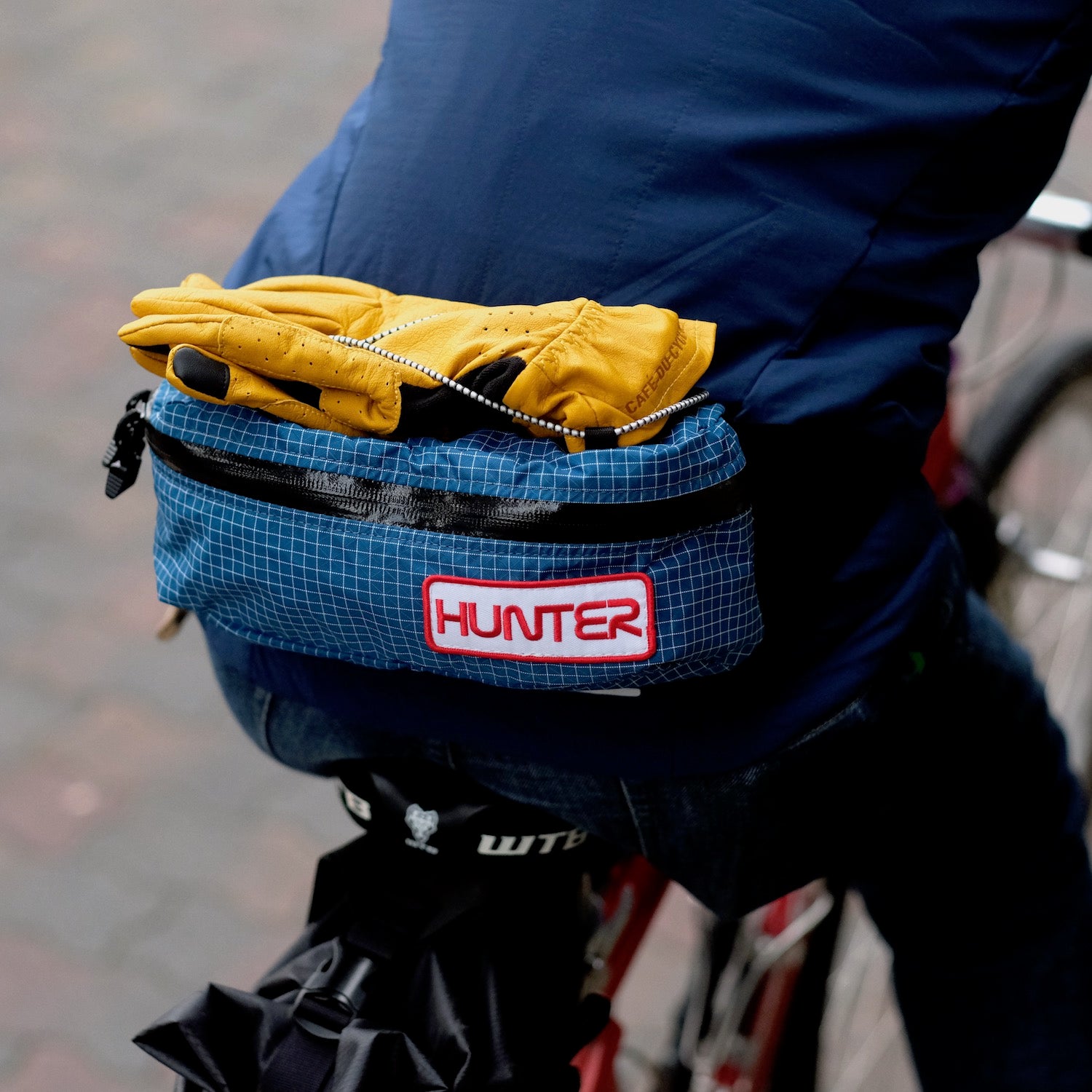 HUNTER CYCLES Waist Basket With Bungee Top