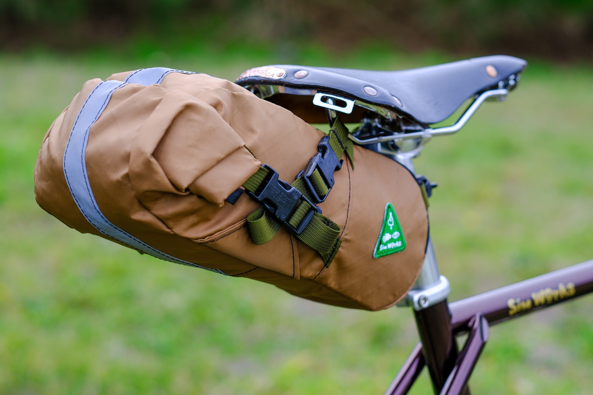SIMWORKS Chrysalis Saddle Bag