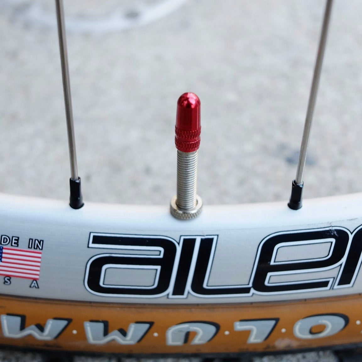 CIRCLES ORIGINAL Color aluminum valve cap