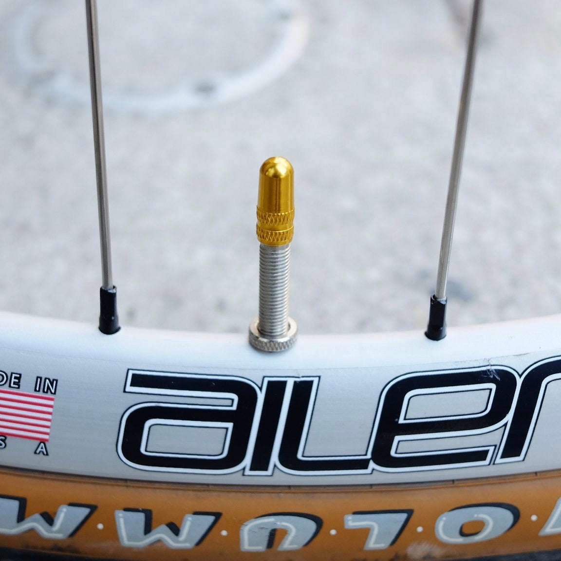 CIRCLES ORIGINAL Color aluminum valve cap