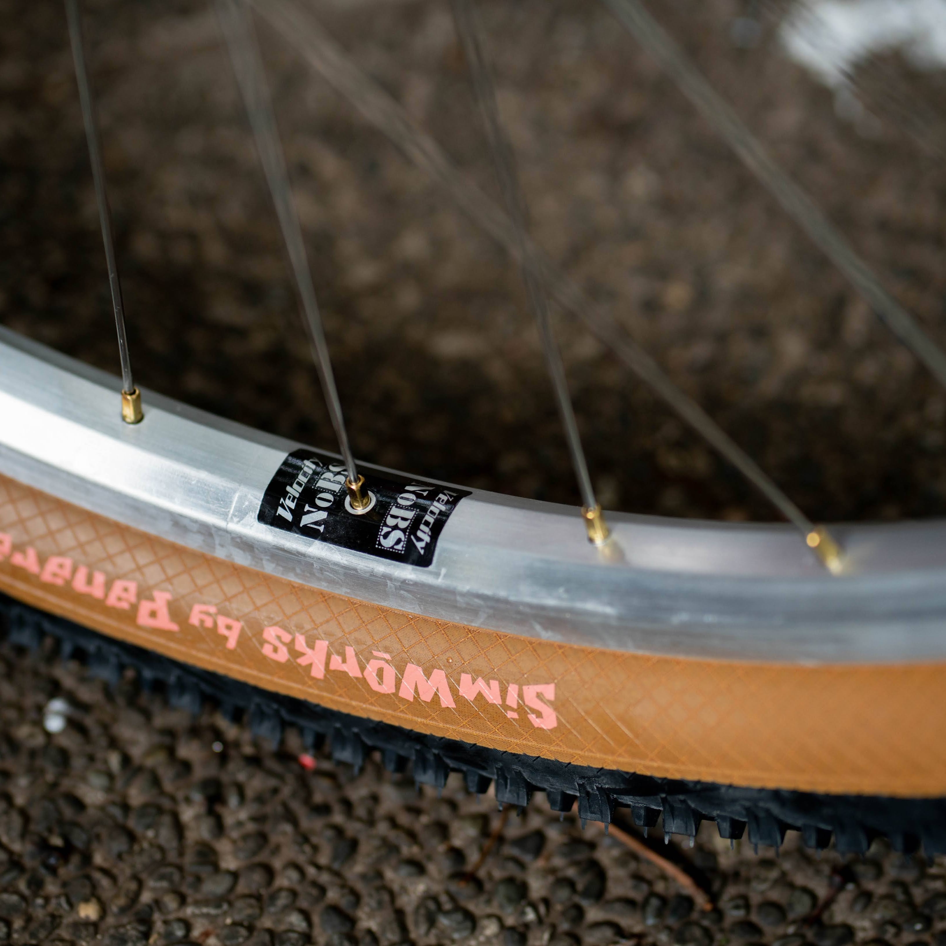 VELO ORANGE Polyvalent Low Kicker Circles Original Complete Bike