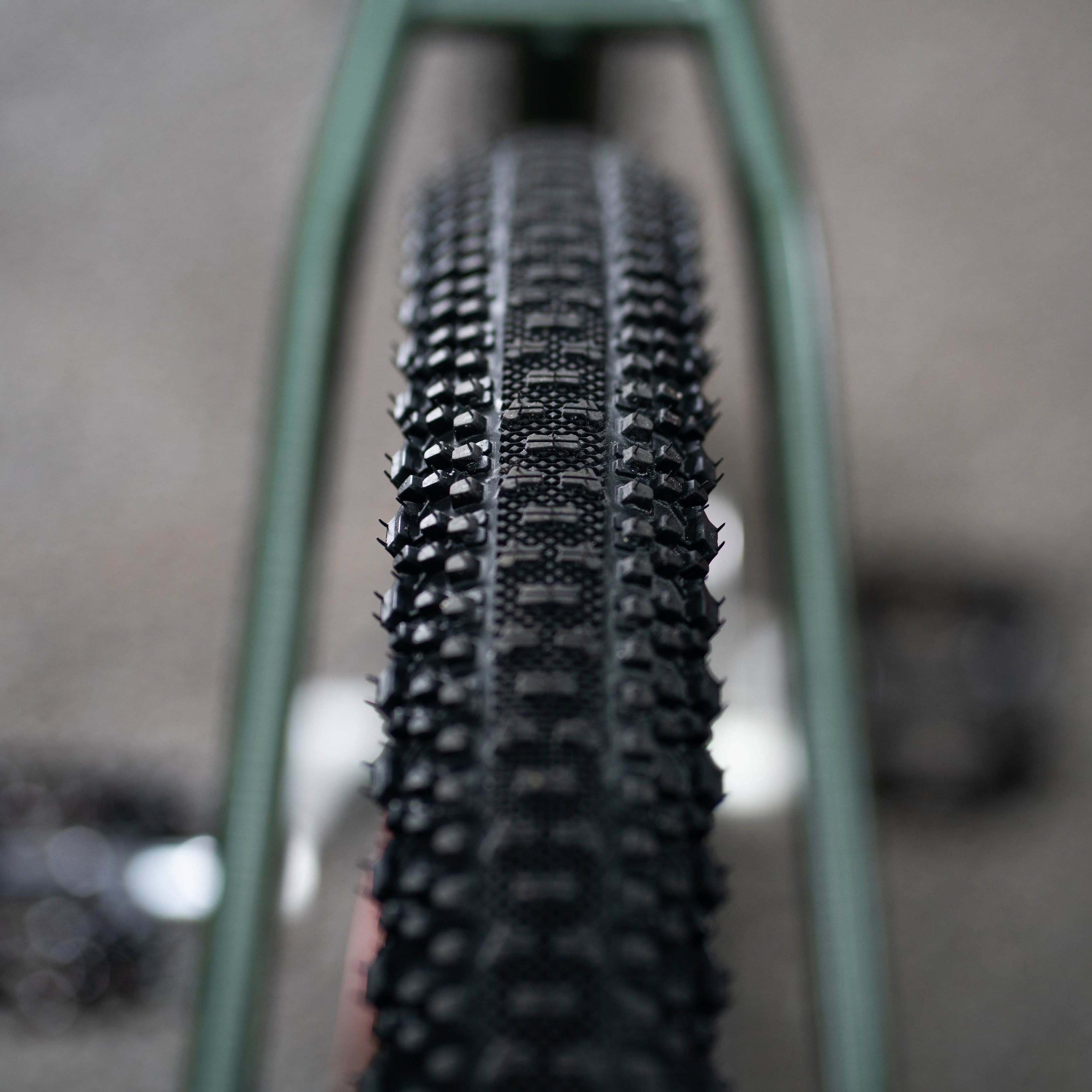 VELO ORANGE Polyvalent Low Kicker Circles Original Complete Bike