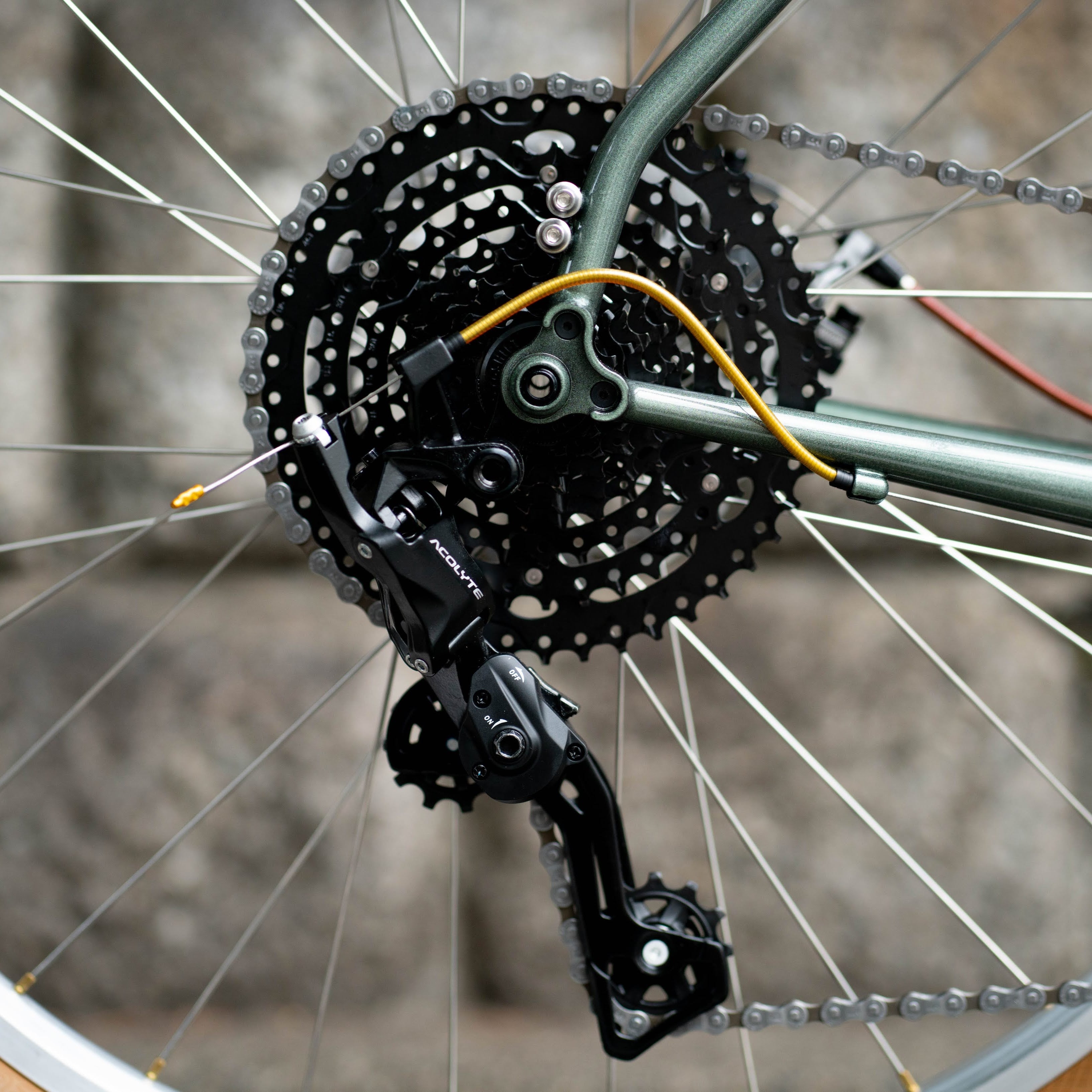 VELO ORANGE Polyvalent Low Kicker Circles Original Complete Bike