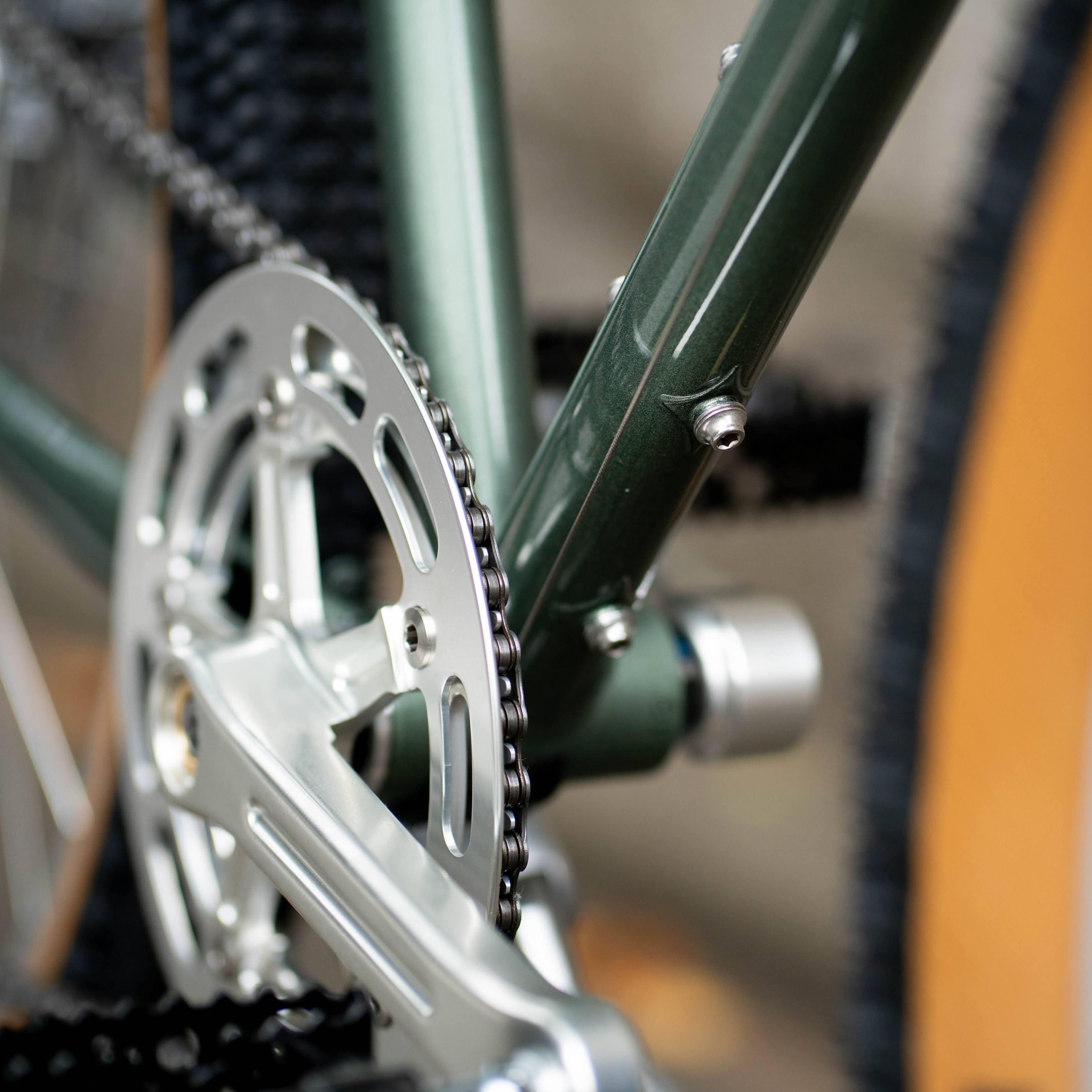 VELO ORANGE Polyvalent Low Kicker Circles Original Complete Bike