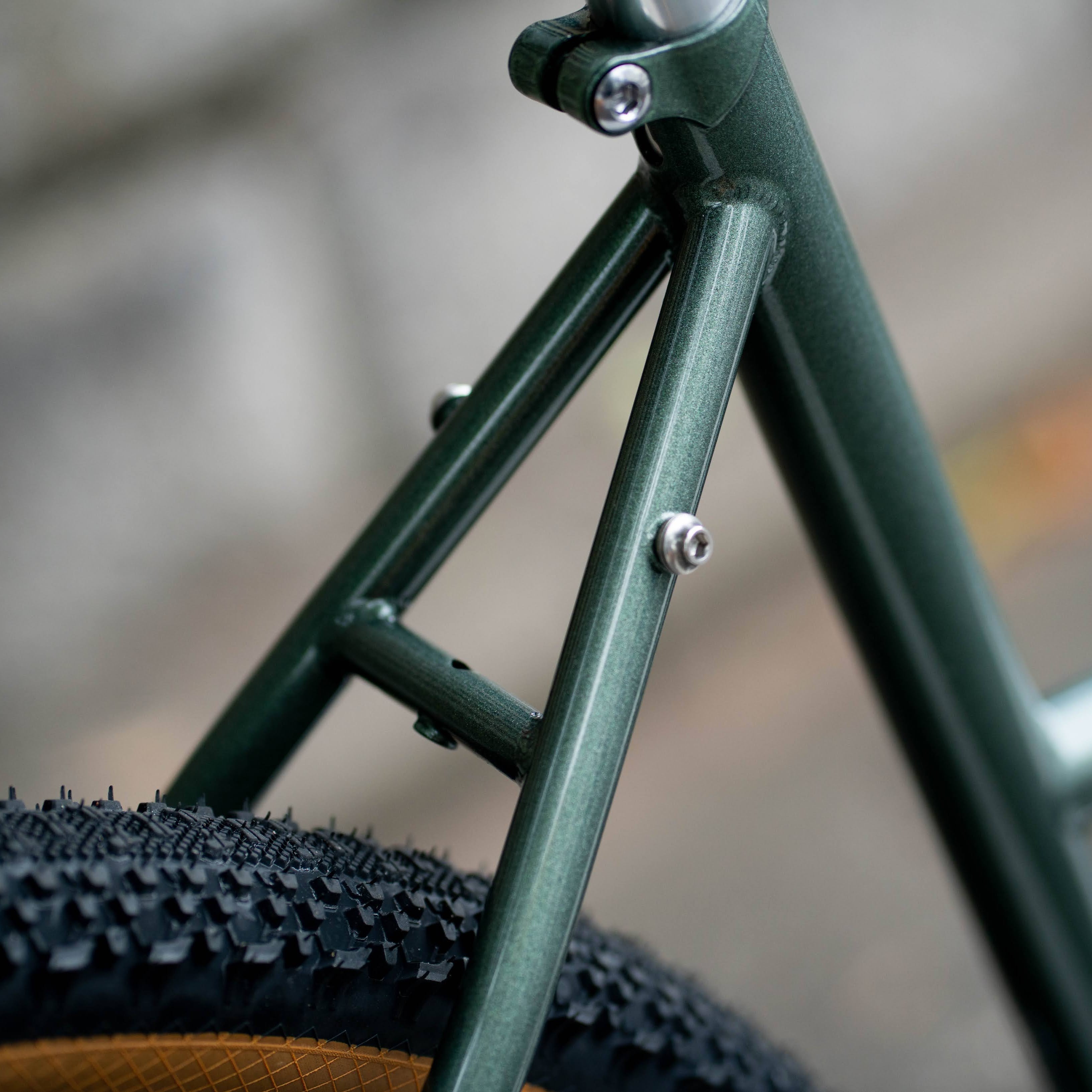 VELO ORANGE Polyvalent Low Kicker Circles Original Complete Bike