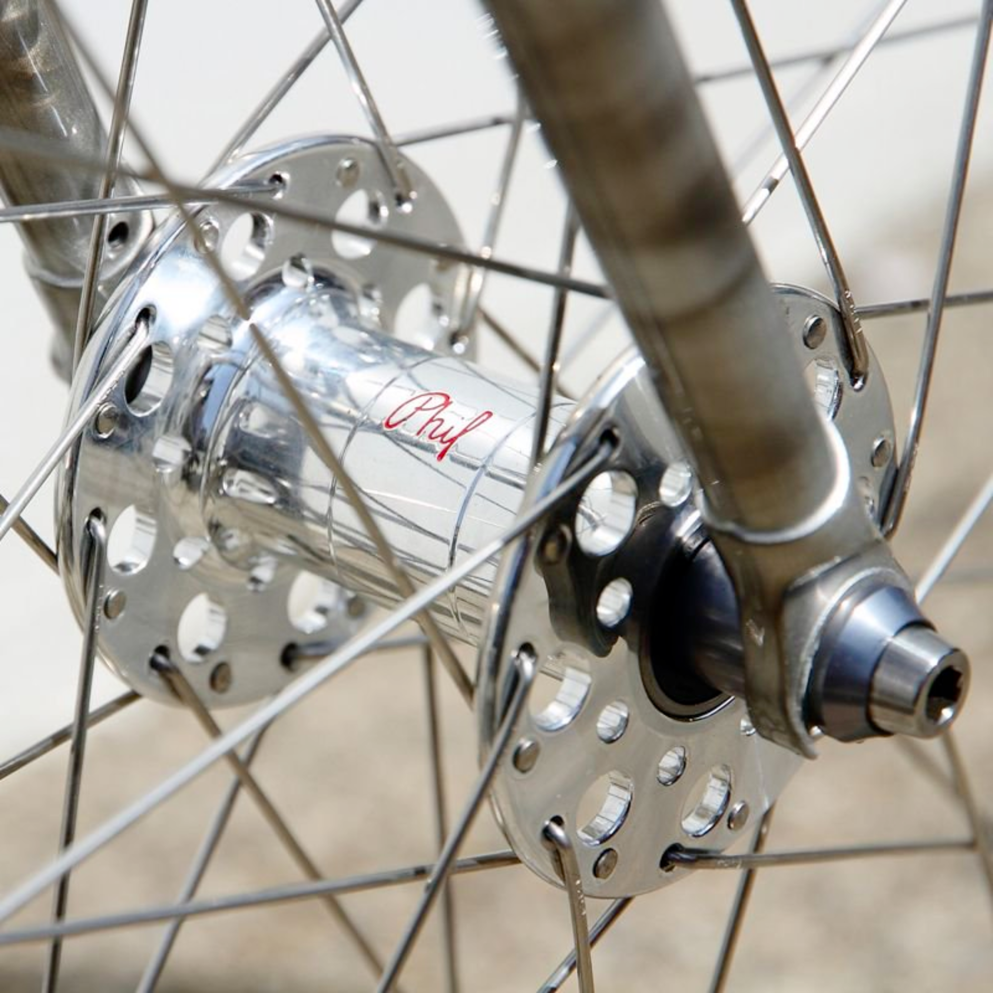 PHIL WOOD Pro High Flange Track Hub Front