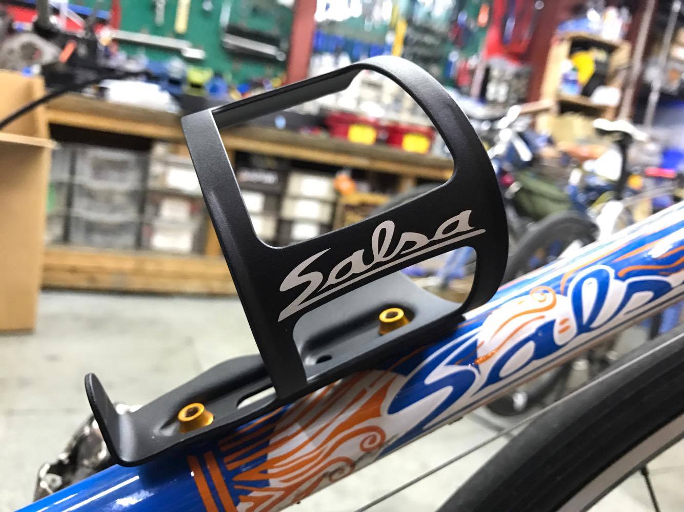 きました!!SALSAのNEW BOTTLE CAGE!!